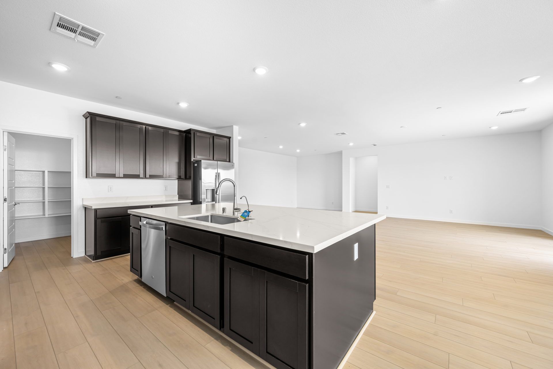 Lennar1662 Portofino Falls Place15