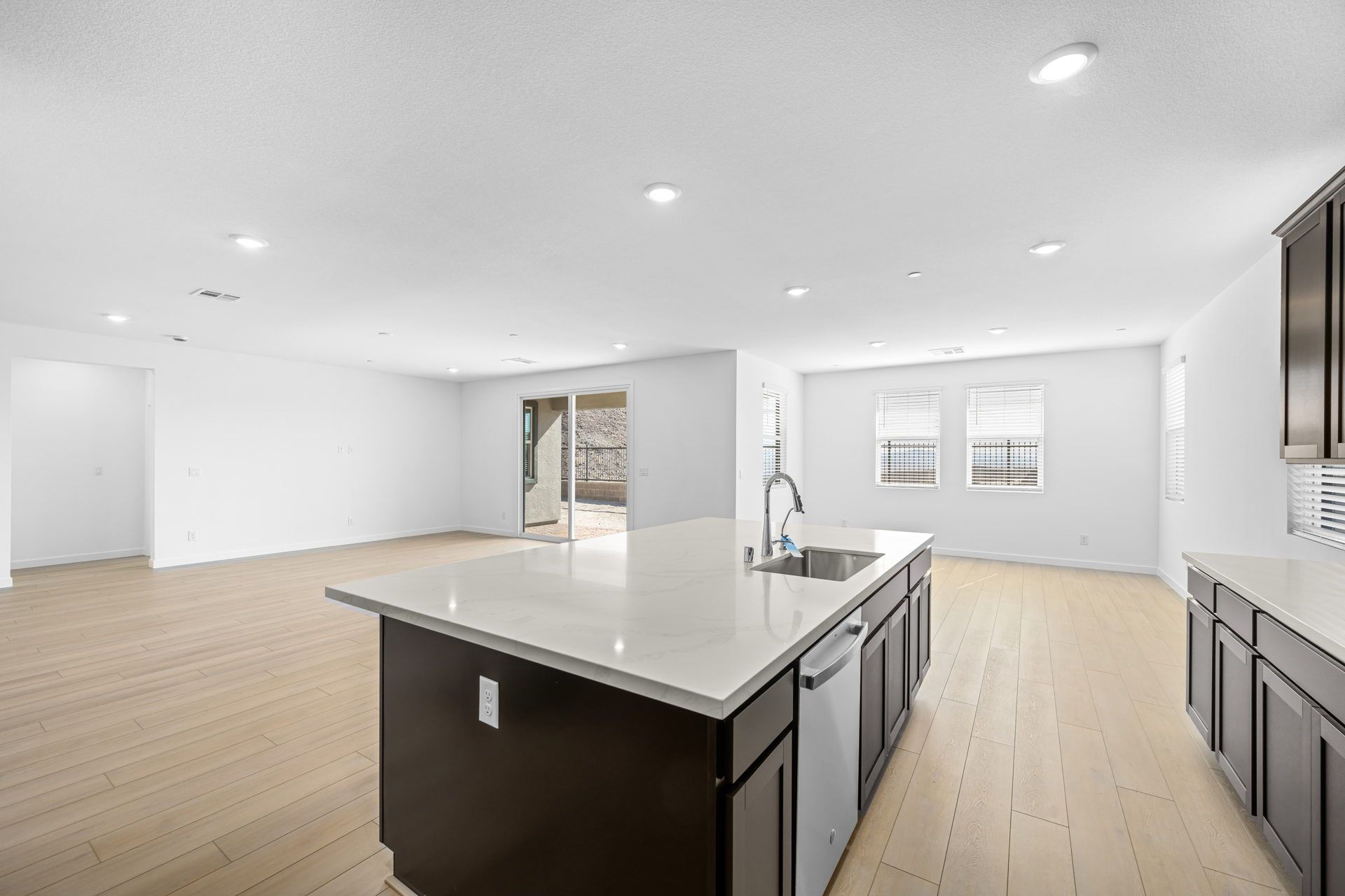 Lennar1662 Portofino Falls Place18