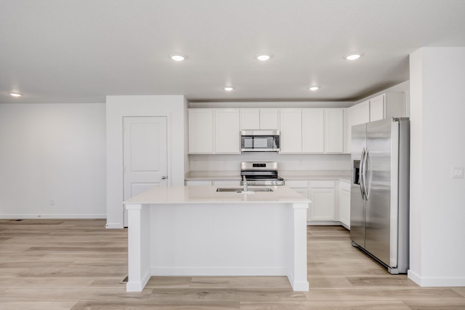 7885 Long Chute Trl Kitchen