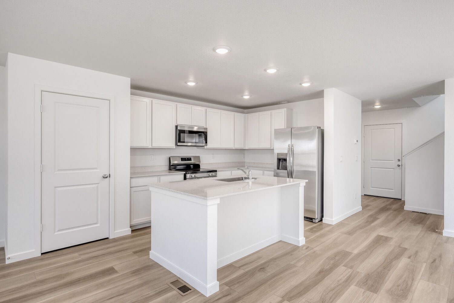 7885 Long Chute Trl Kitchen (2)
