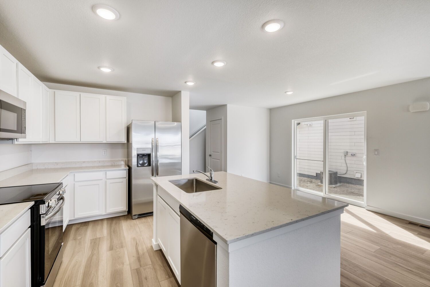 7885 Long Chute Trl Kitchen (3)