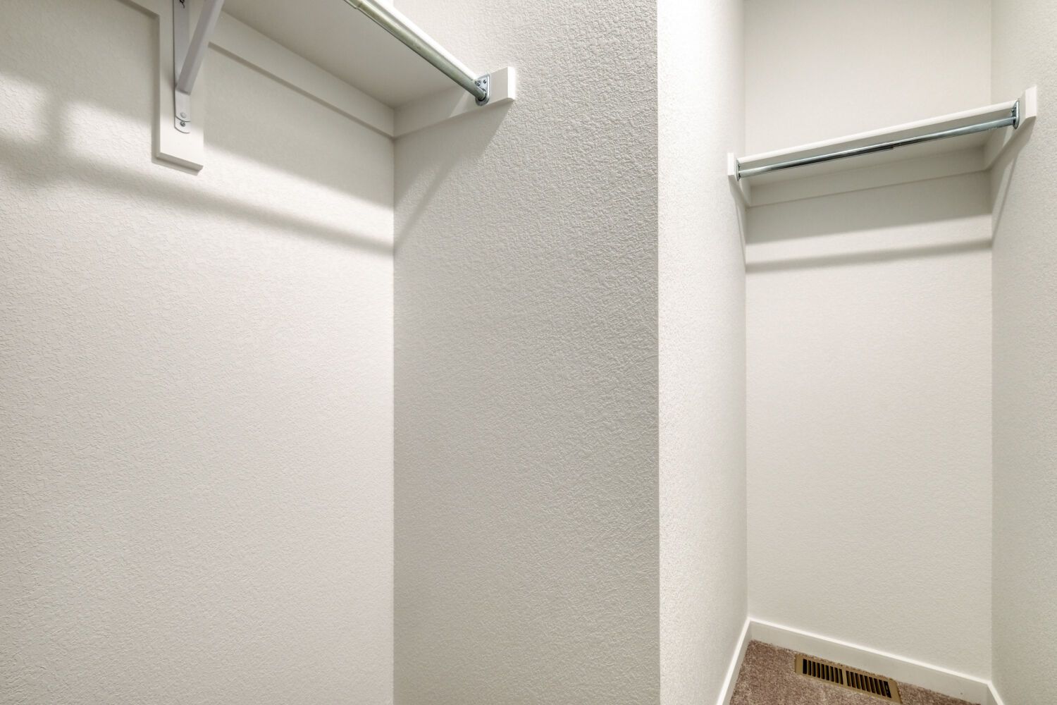 7885 Long Chute Trl Owners Suite Closet
