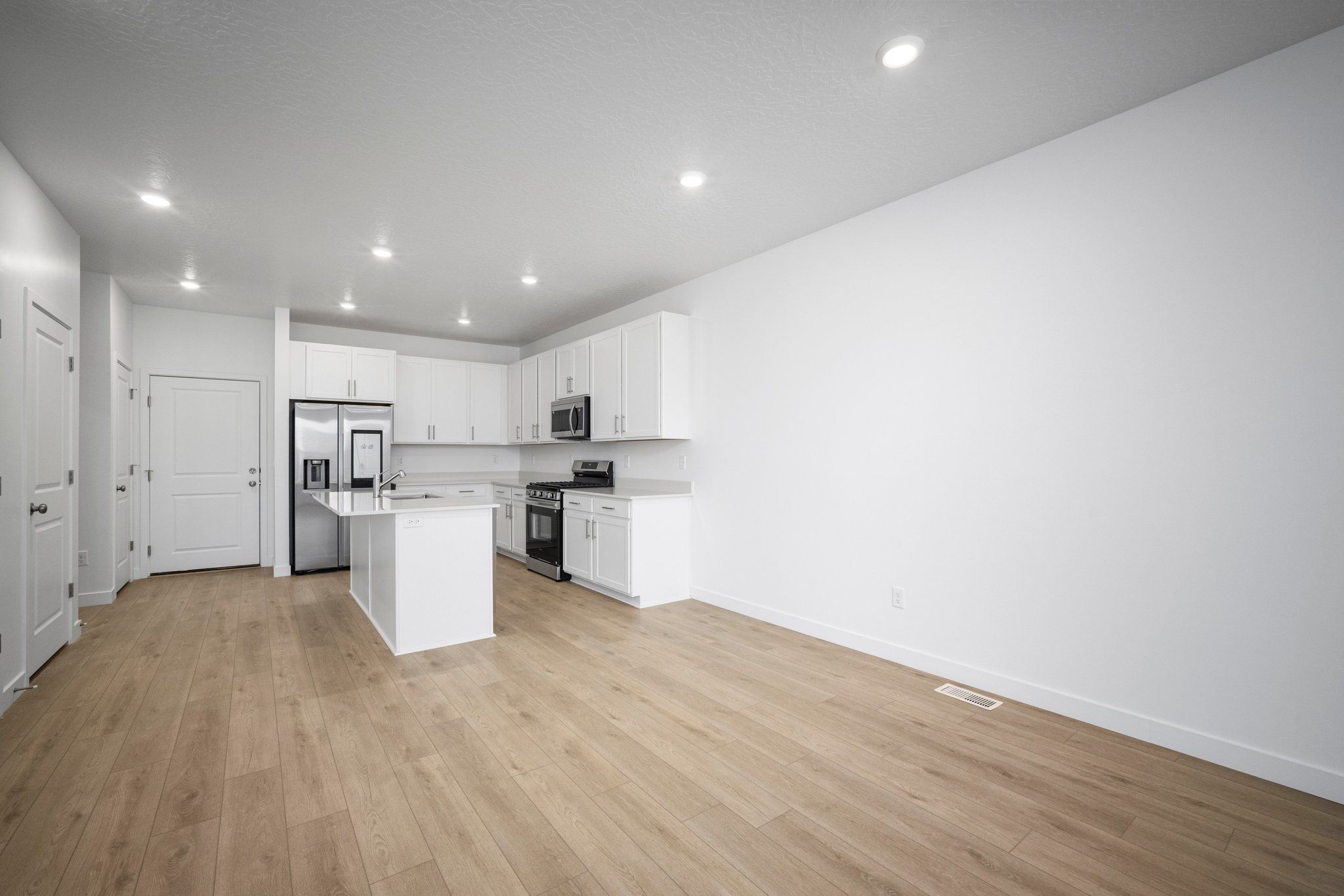 005 lennar 1677 west viola lane 4 801