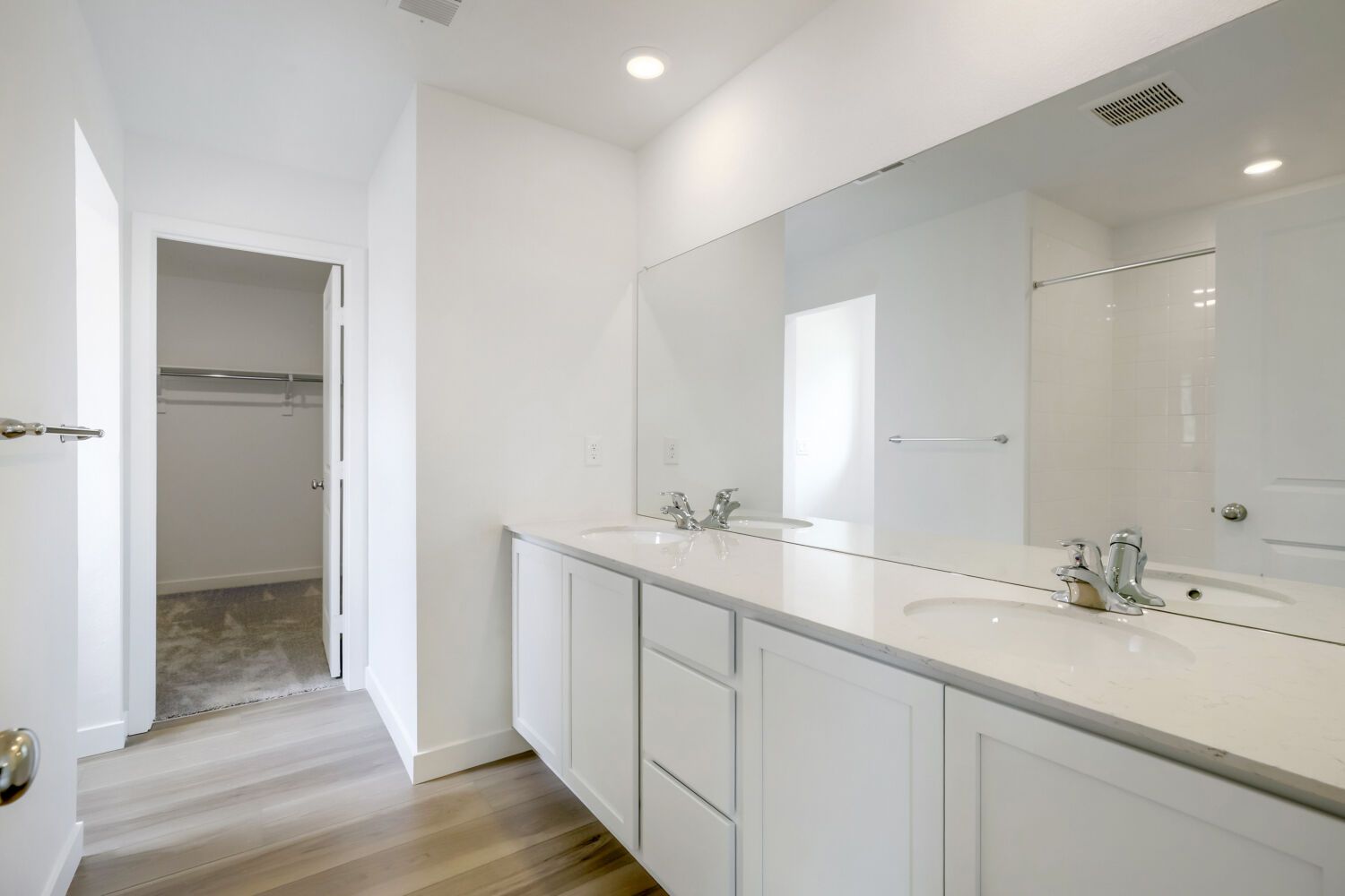 1678 Drumming Dr   Web Quality   007   07 Primary Bathroom