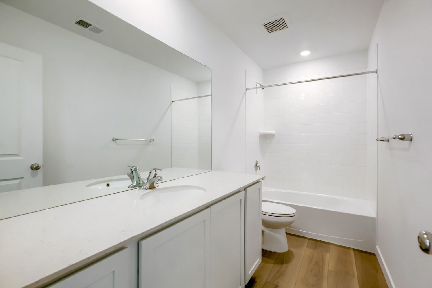 1678 Drumming Dr   Web Quality   011   11 Bathroom