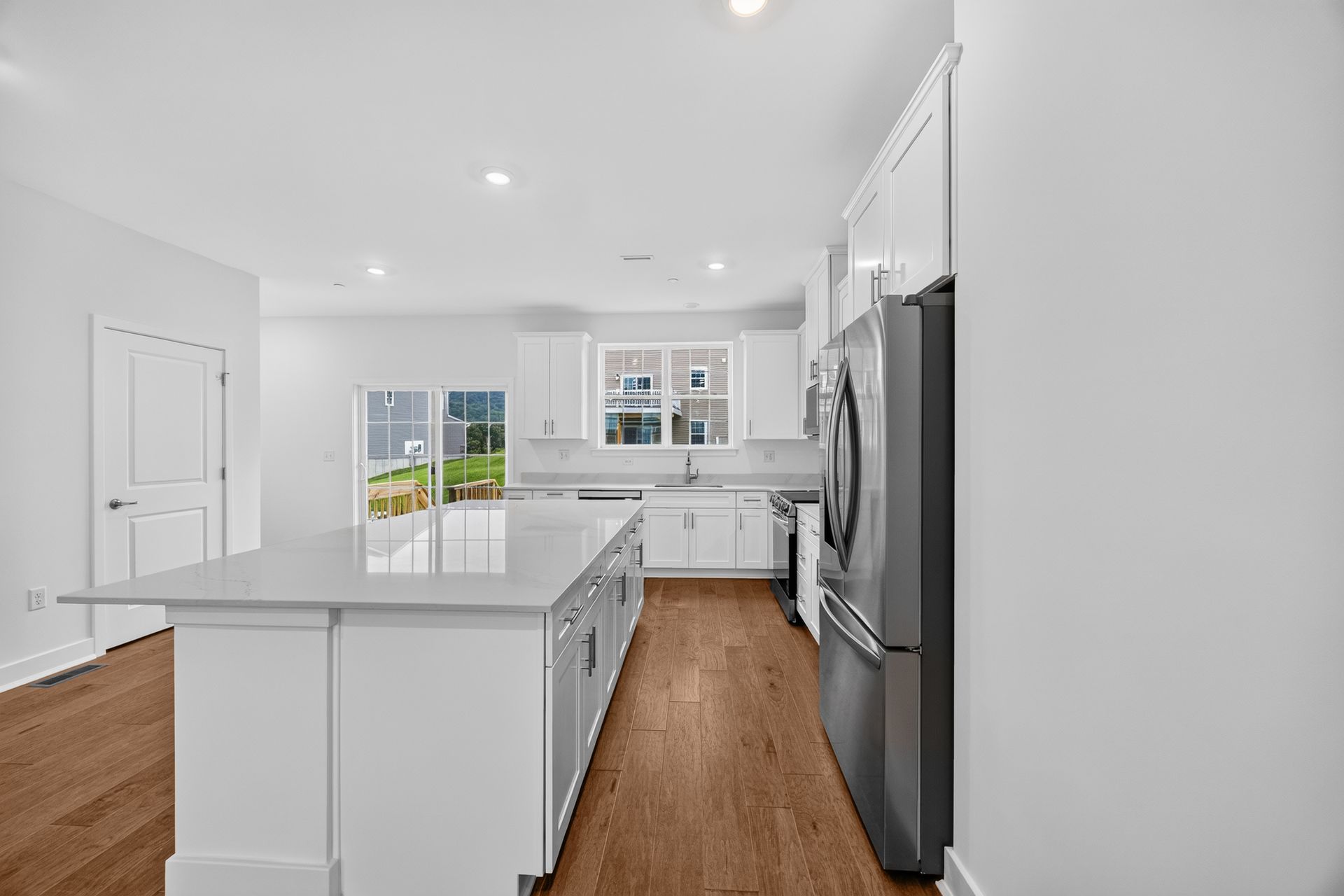 Pershing West Terrace Tuxedo Reserve Pershing Kitchen 2of4 F2