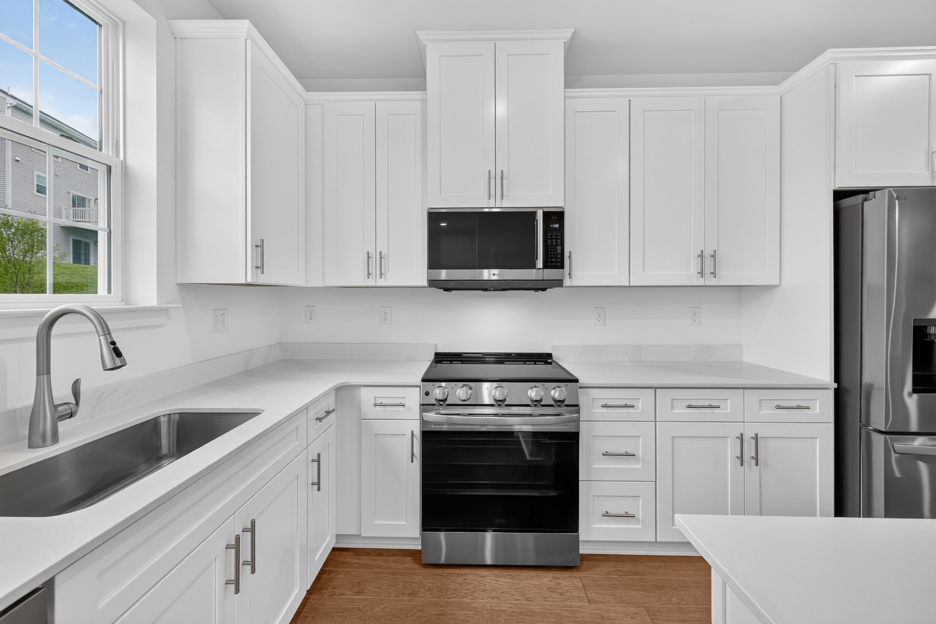 Pershing West Terrace Tuxedo Reserve Pershing Kitchen 4of4 F2