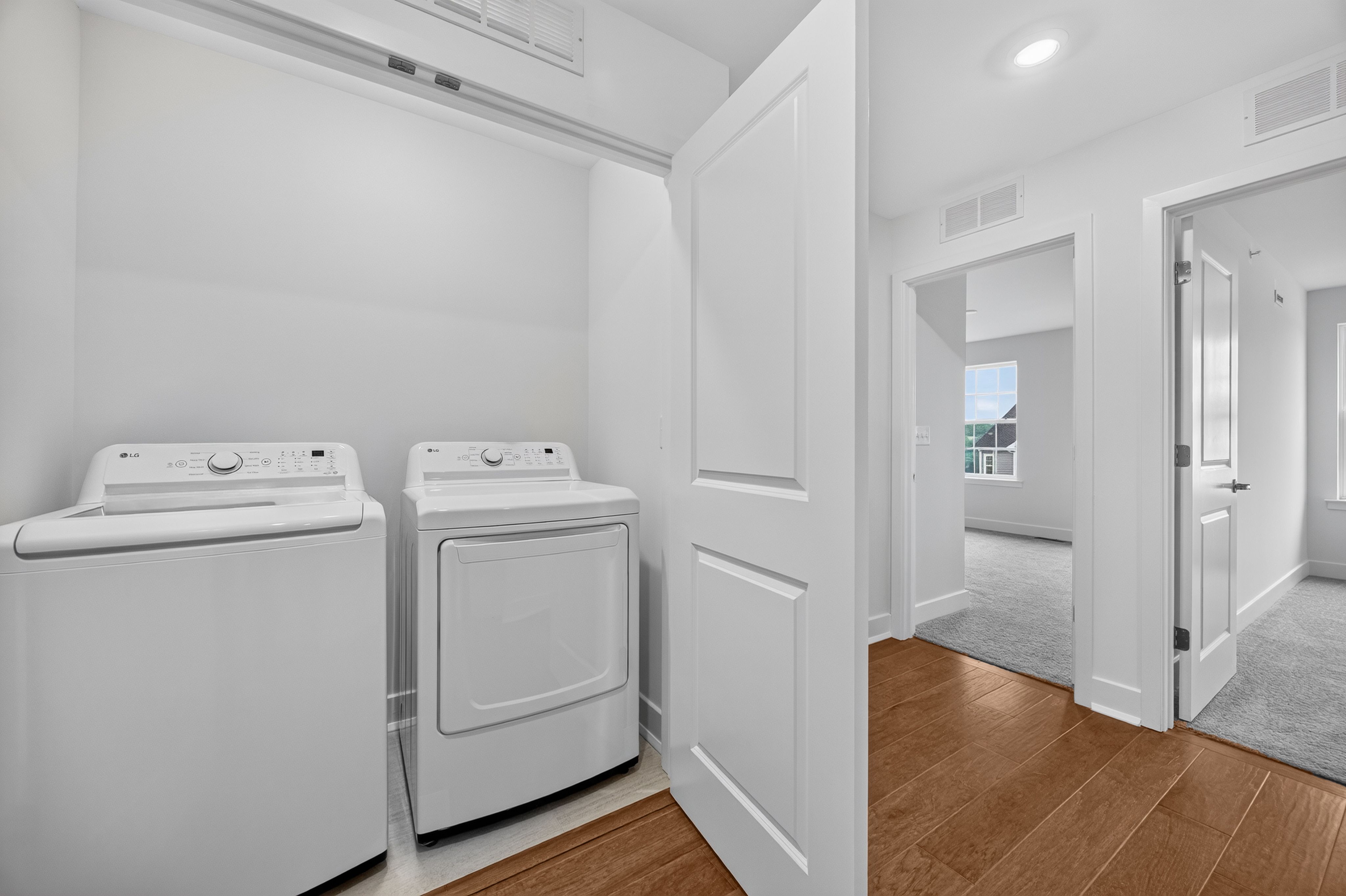 Pershing West Terrace Tuxedo Reserve Pershing Laundry F3