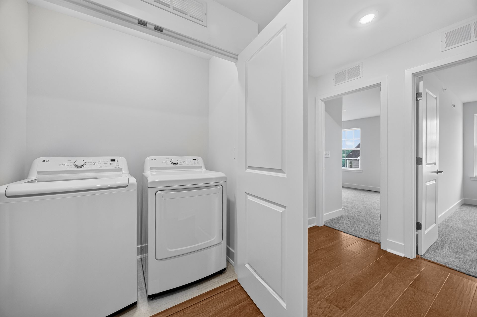 Pershing West Terrace Tuxedo Reserve Pershing Laundry F3