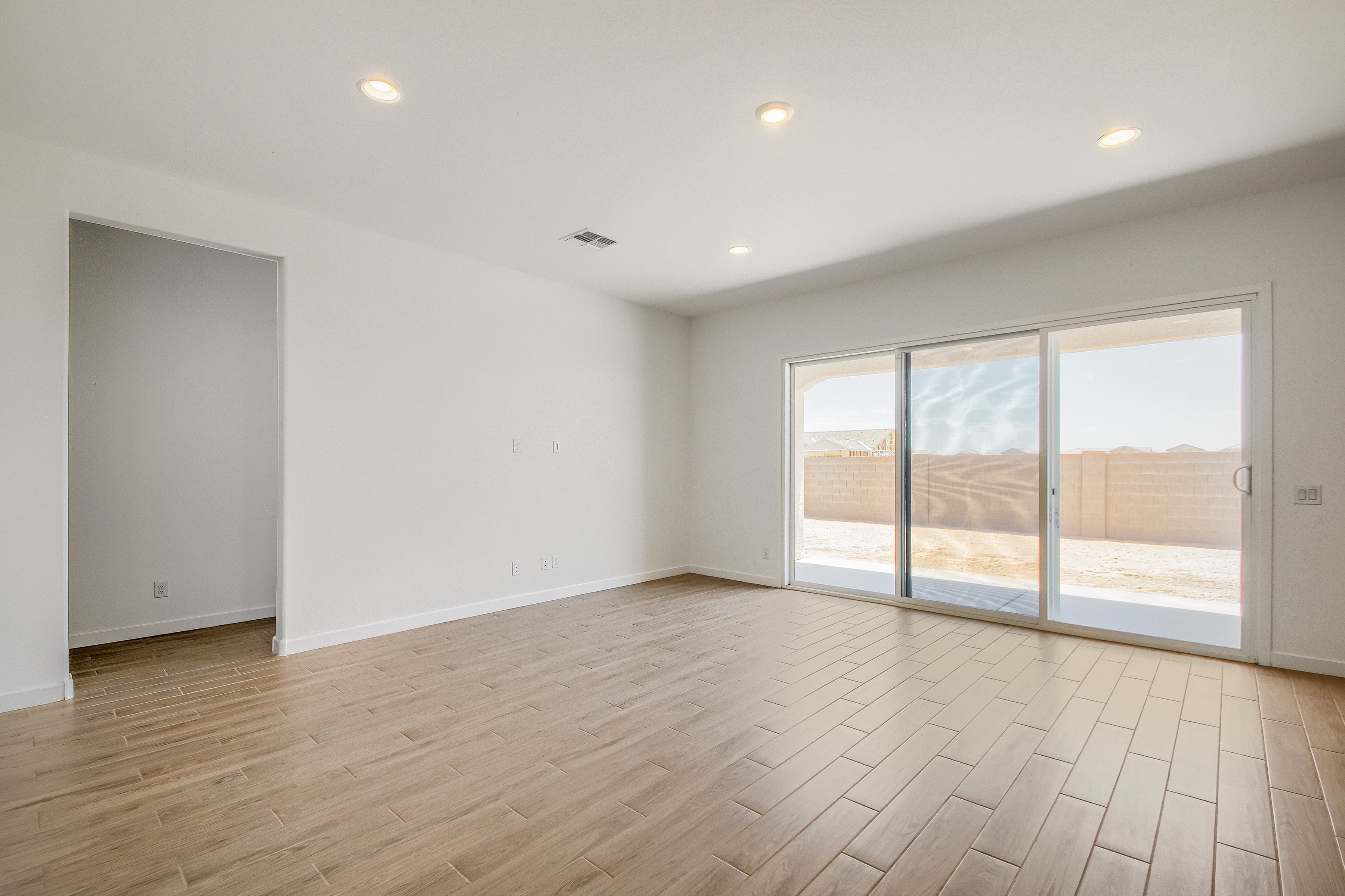 25155 N 177th Ave   Print Quality   002   02 Living Room
