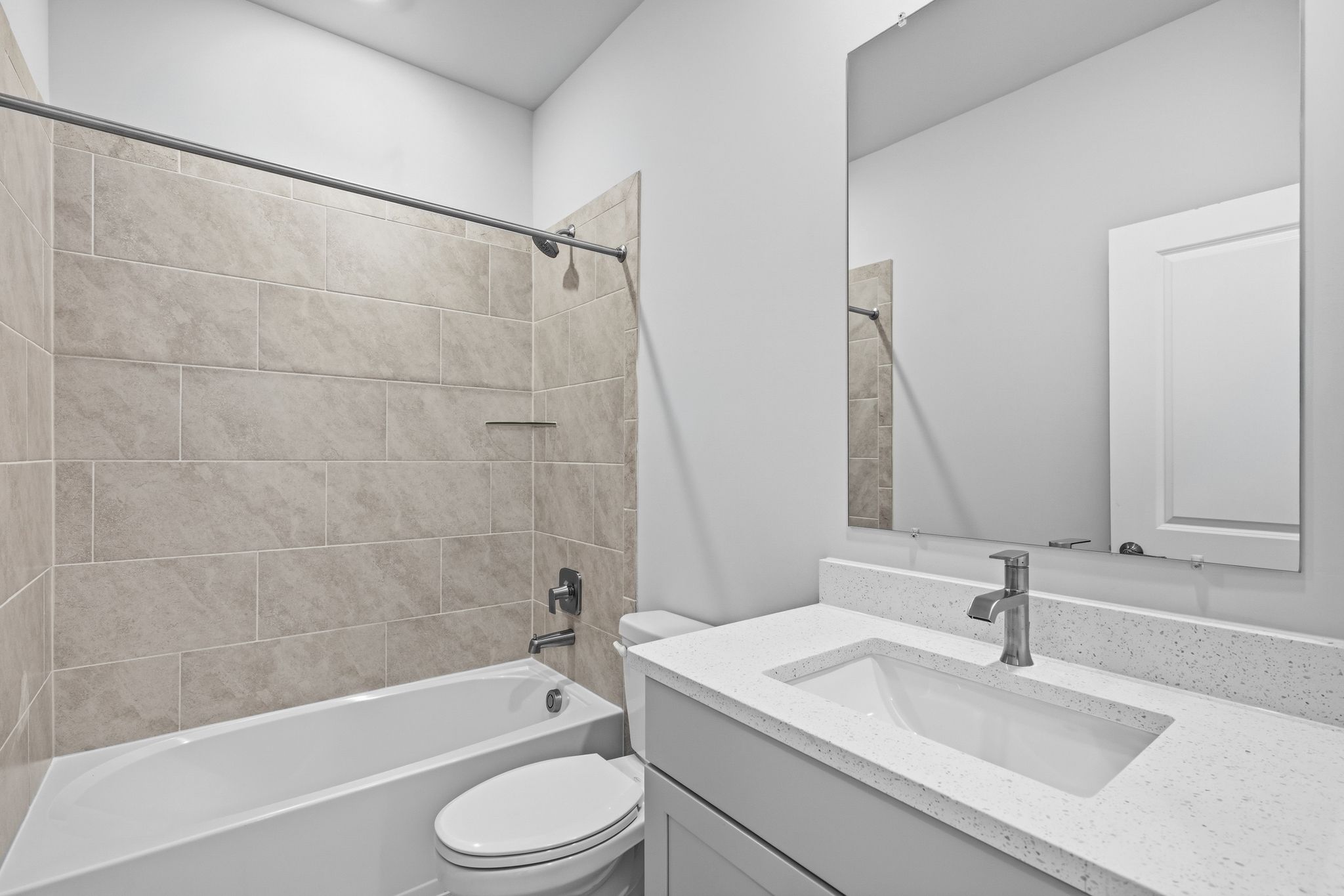 Heightsat Hunt Valley55+ Lafayette Bath3 F0