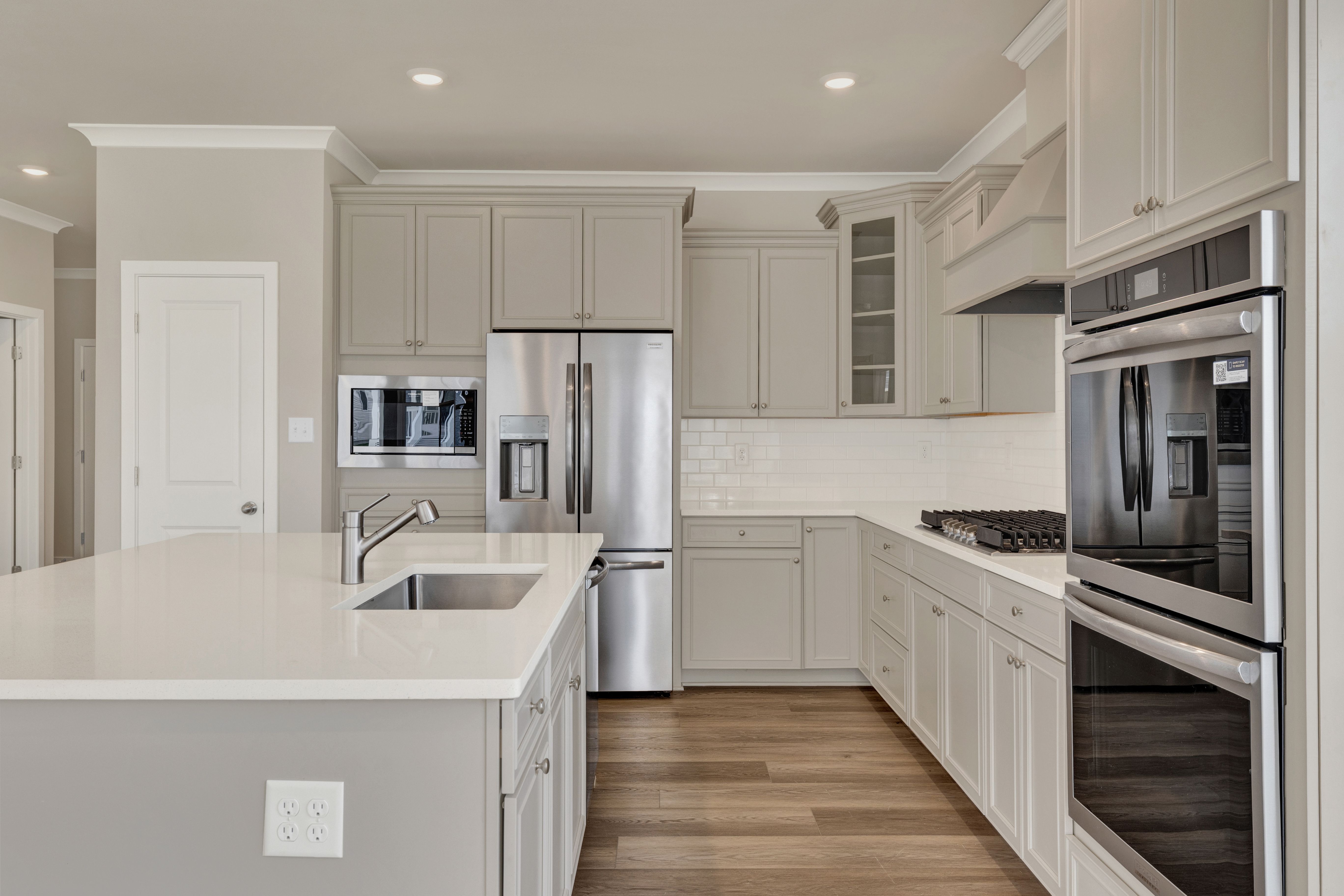 Plantation Lakes Savannah Kitchen 2of3