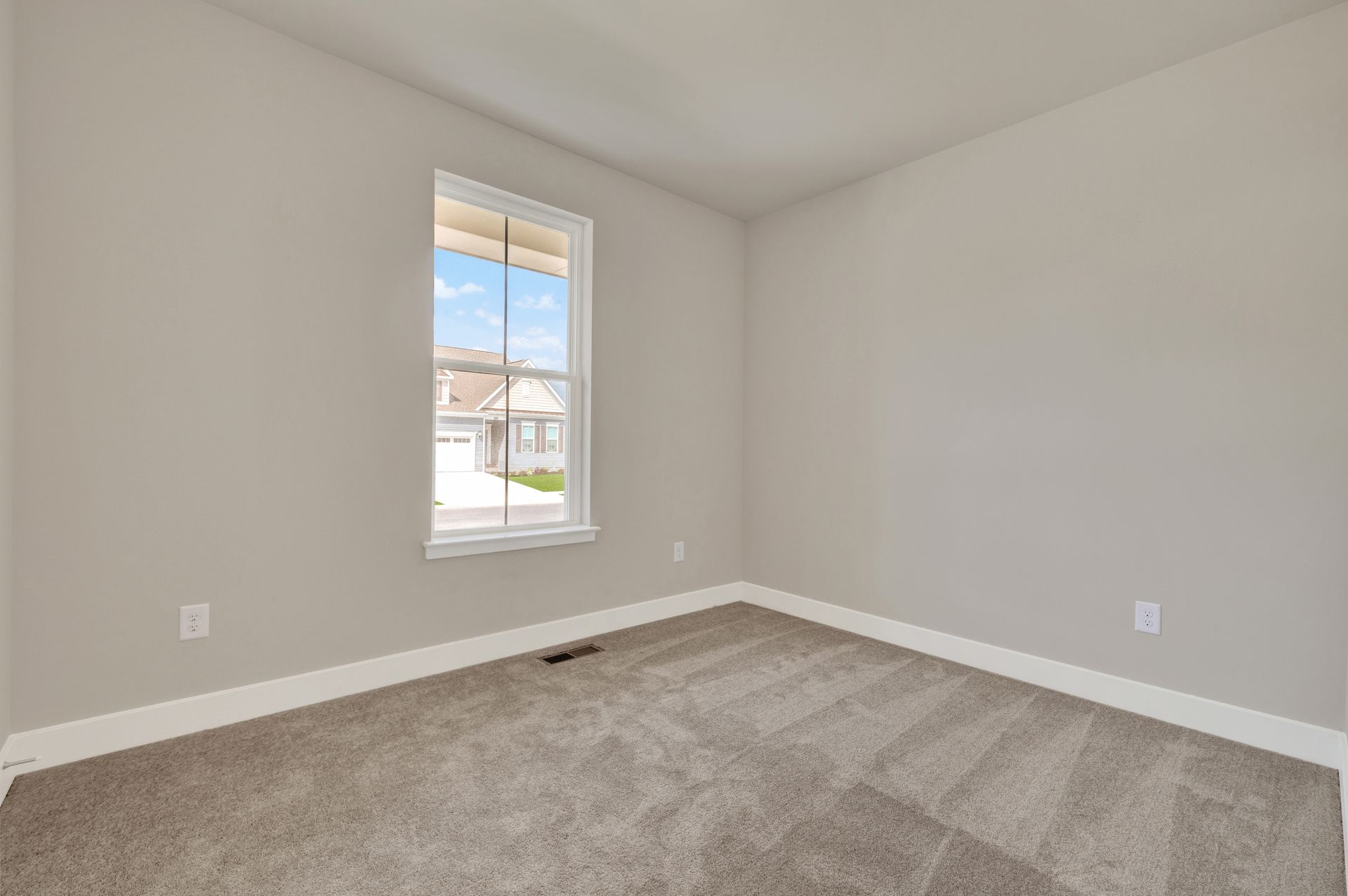 Plantation Lakes Savannah Bed1 2of2
