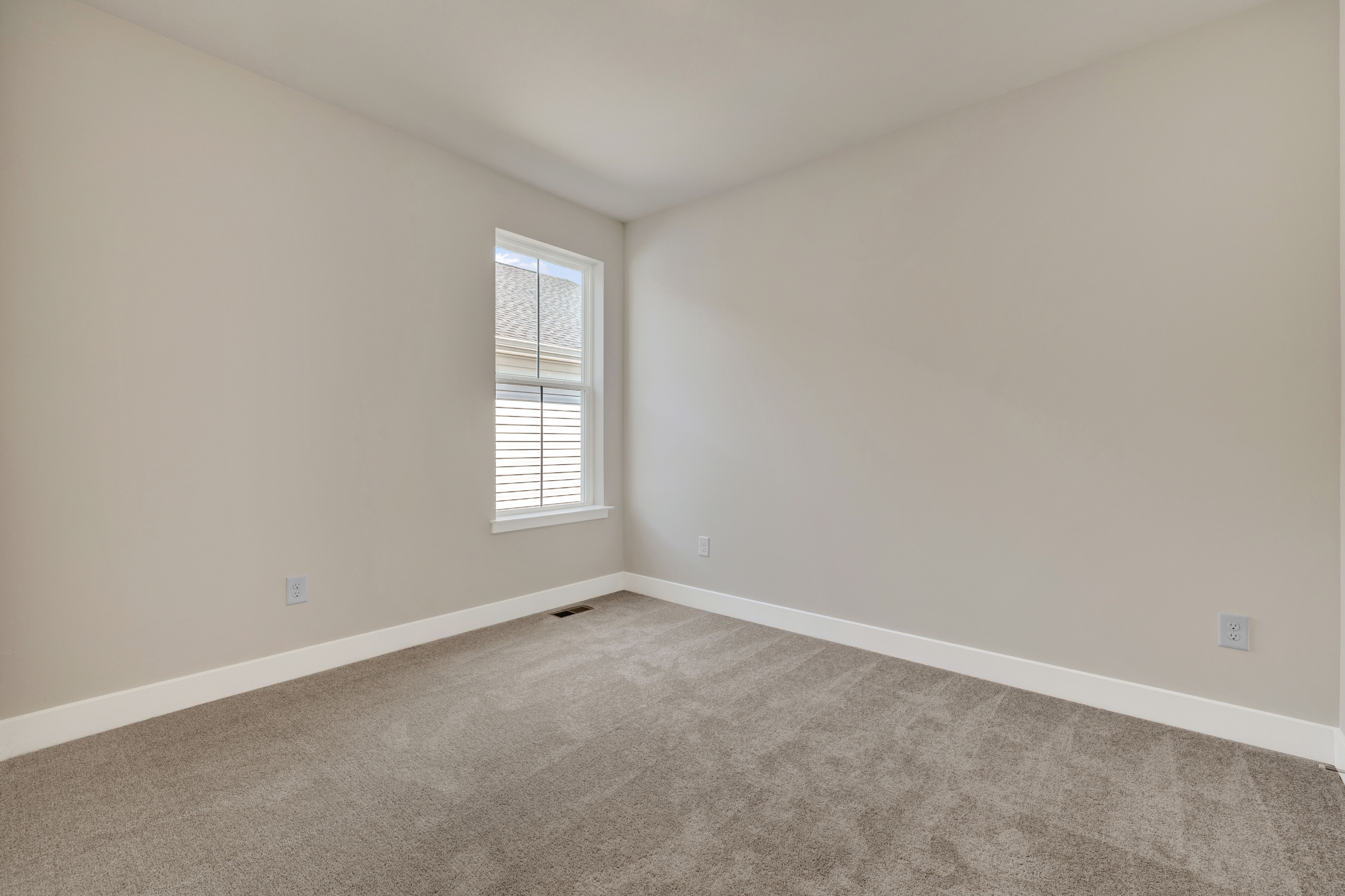 Plantation Lakes Savannah Bed2 1of2