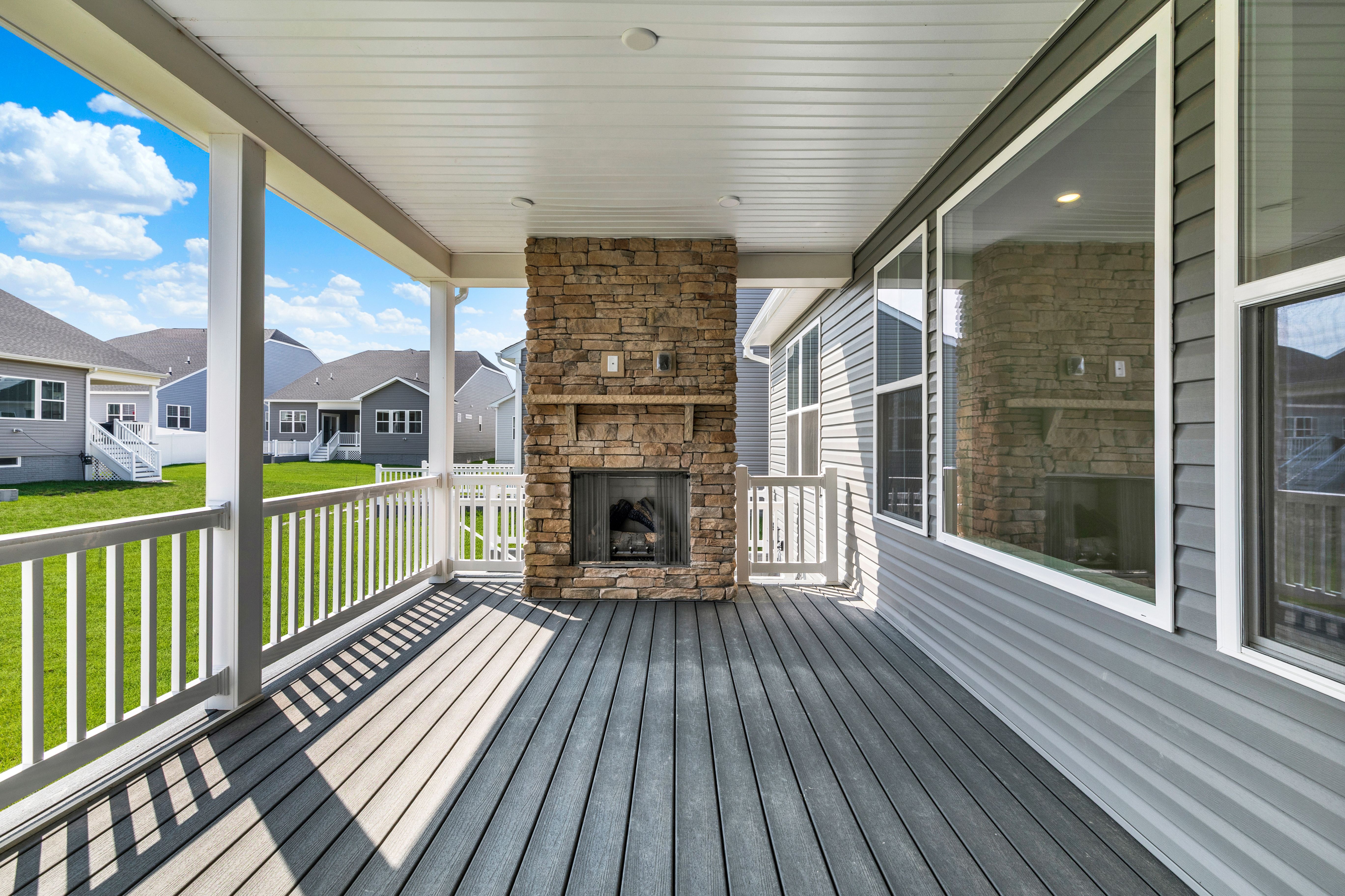 Plantation Lakes Savannah Covered Patio 2of2