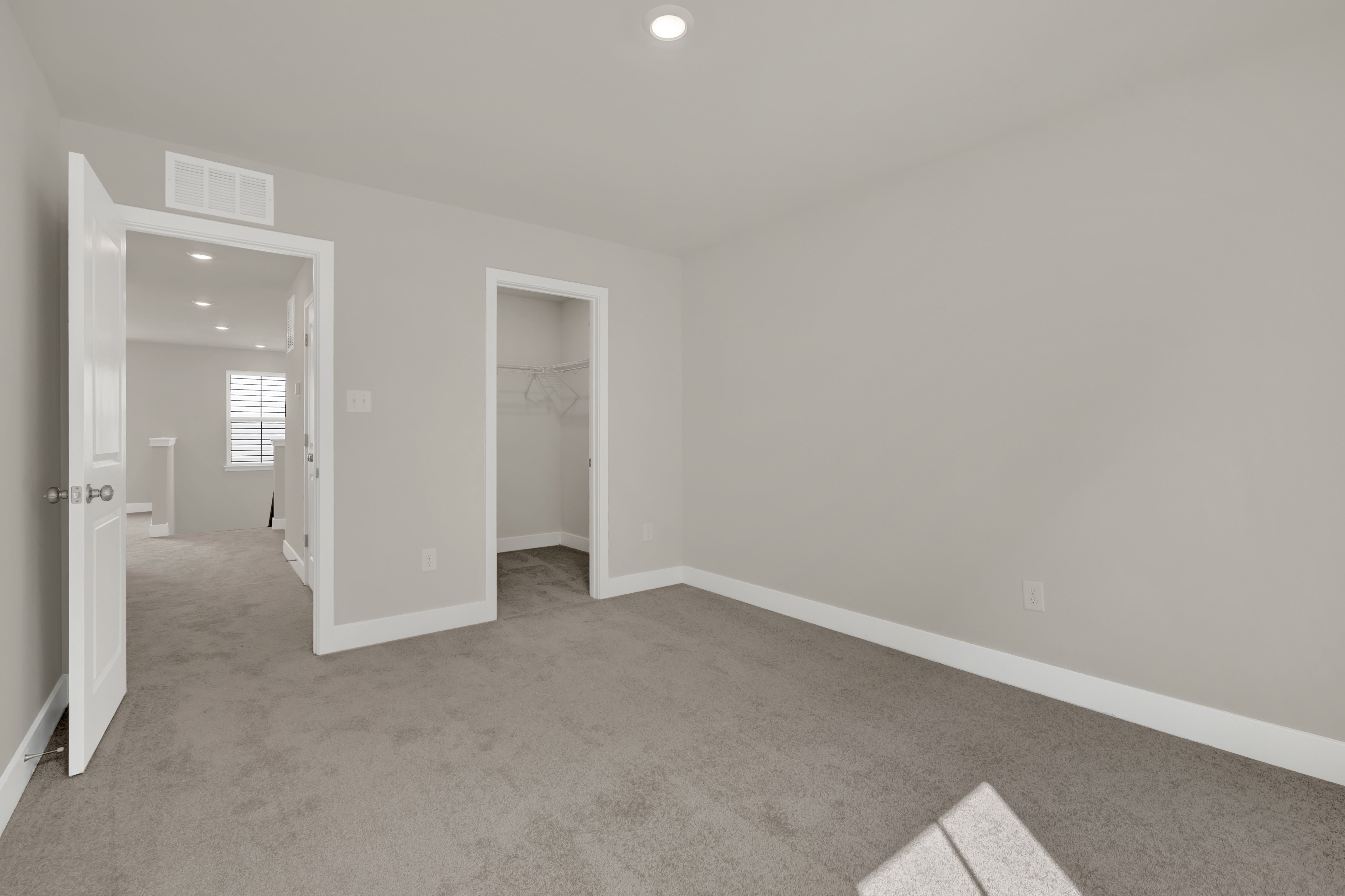 Plantation Lakes Clearwater Bed1 1of2