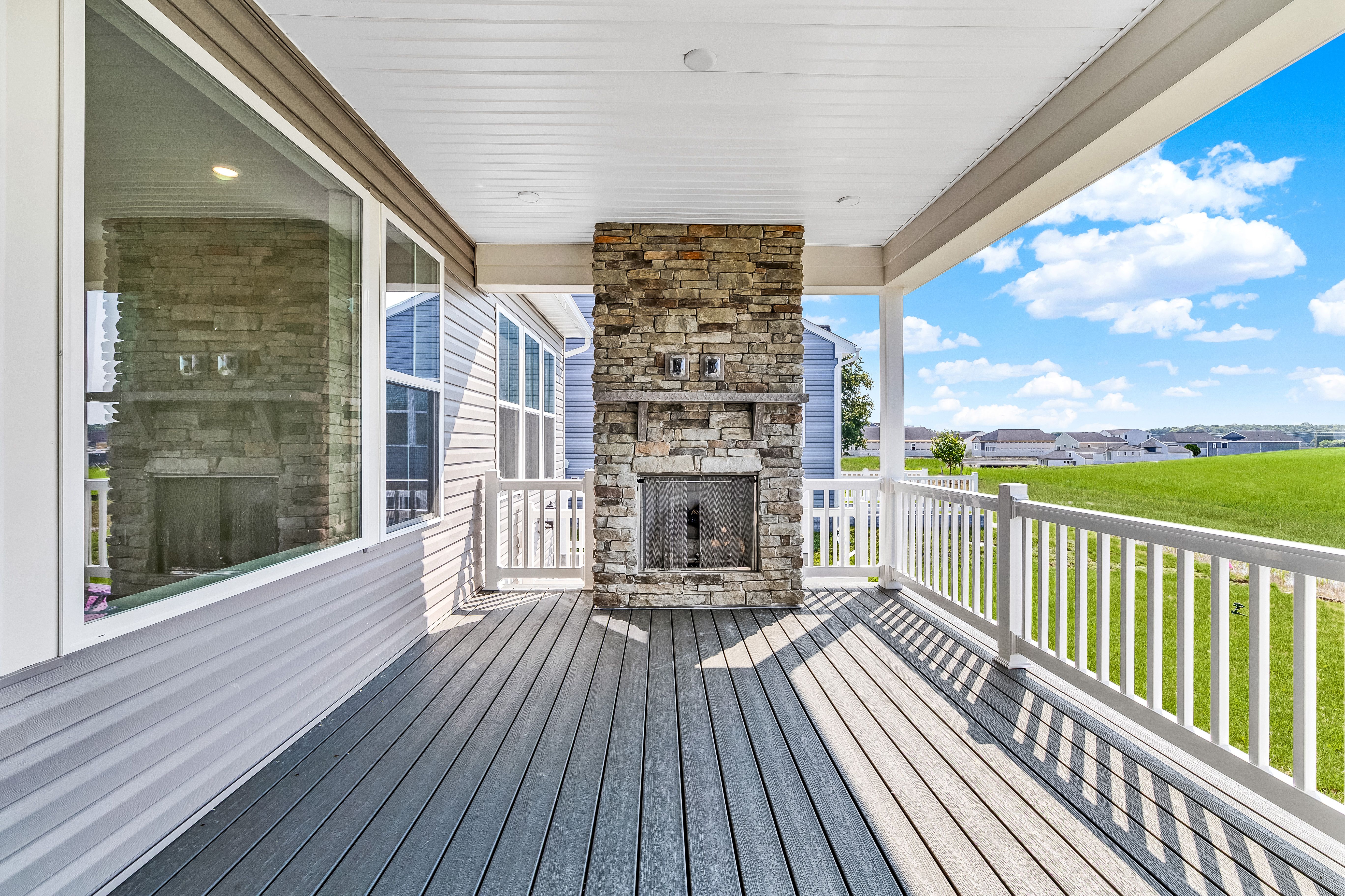 Plantation Lakes Clearwater Covered Patio 1of2