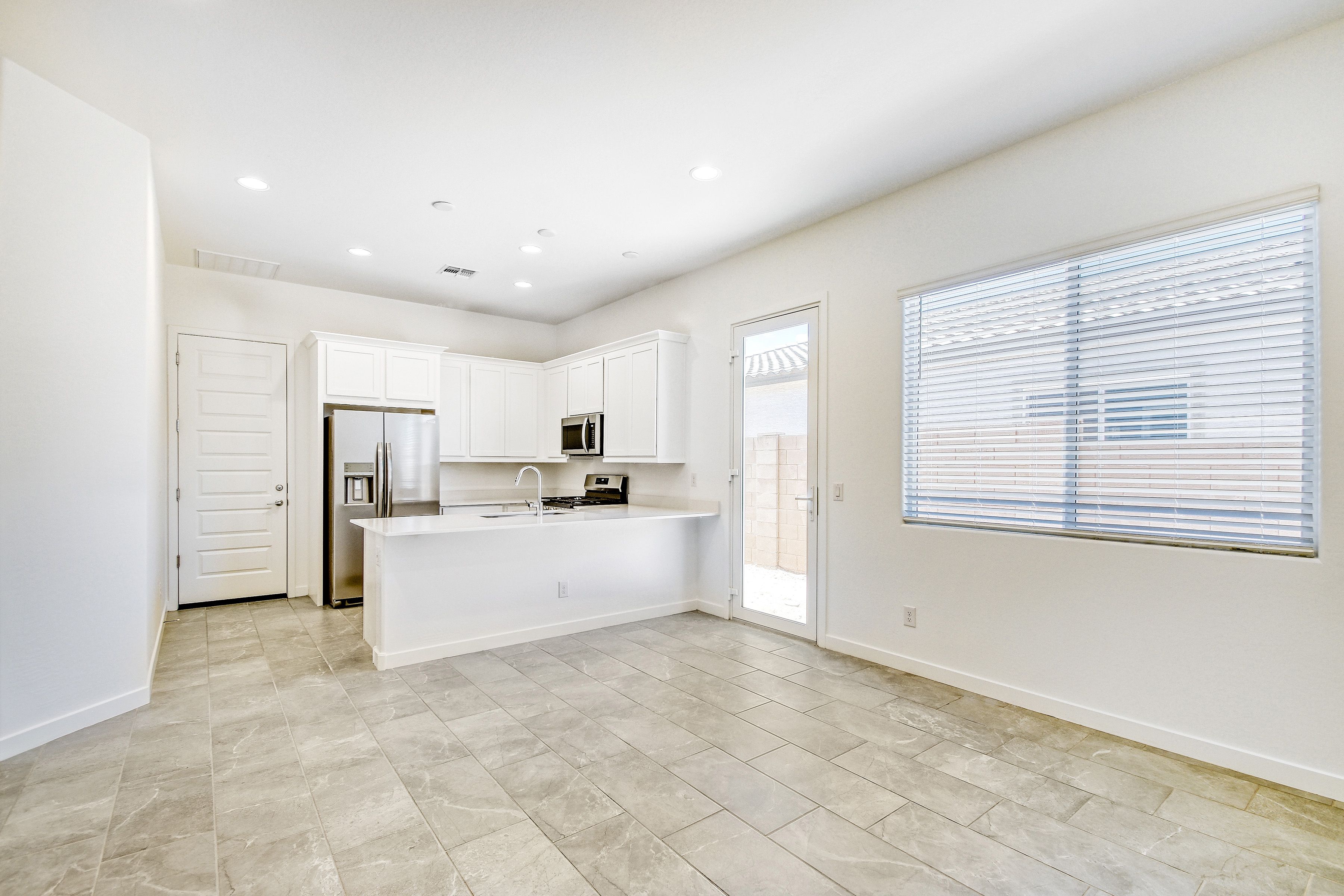 25137 N 177th Ave   Print Quality   006   06 Family Room
