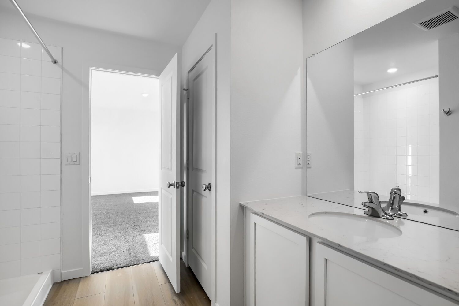 375 Wildflower Court Owner's Suite Bathroom