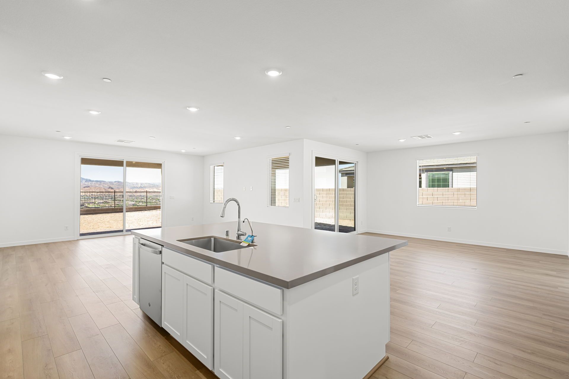 Lennar1476 Bianca Falls Drive07