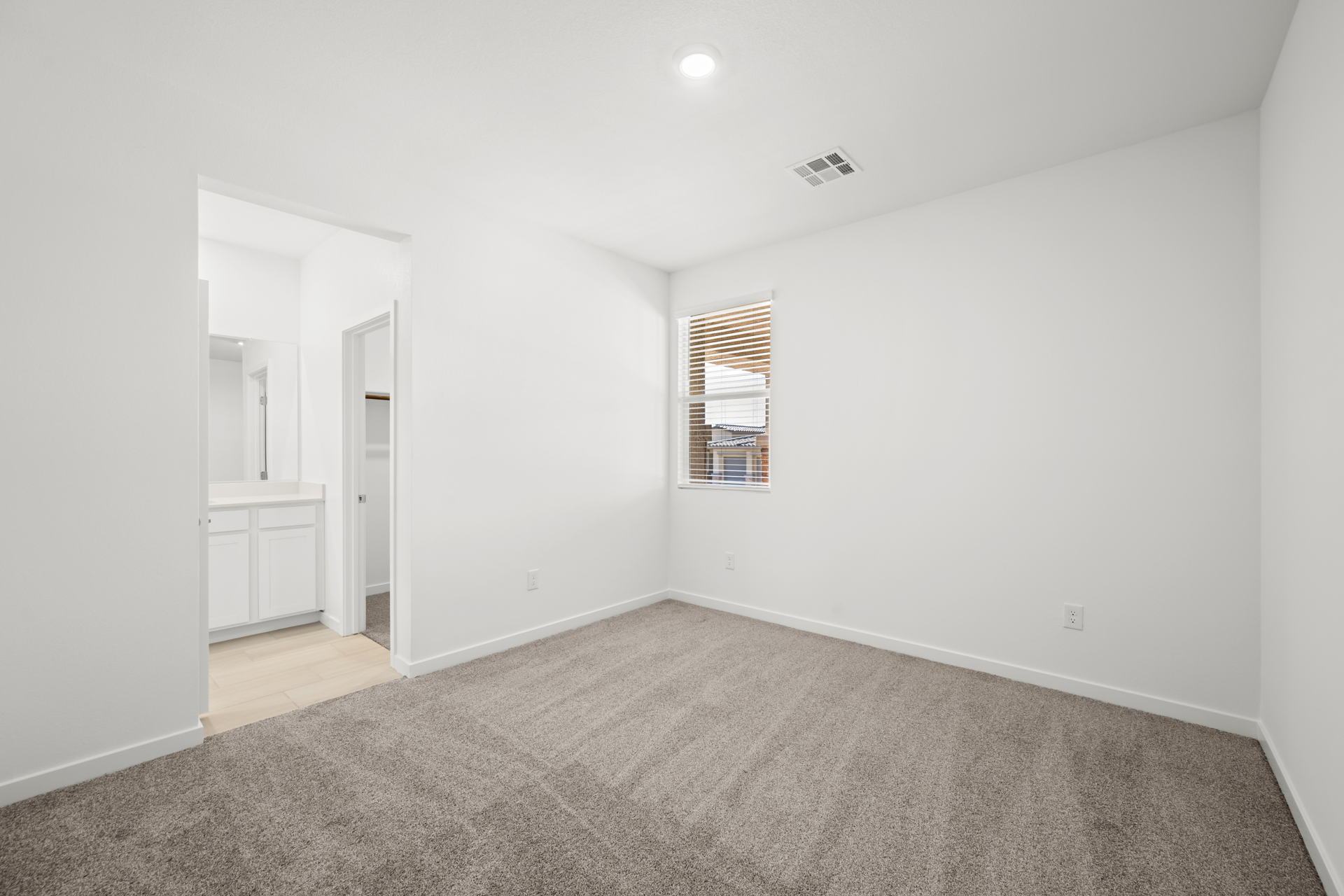 Lennar10910 Lewis Pointe Avenue04