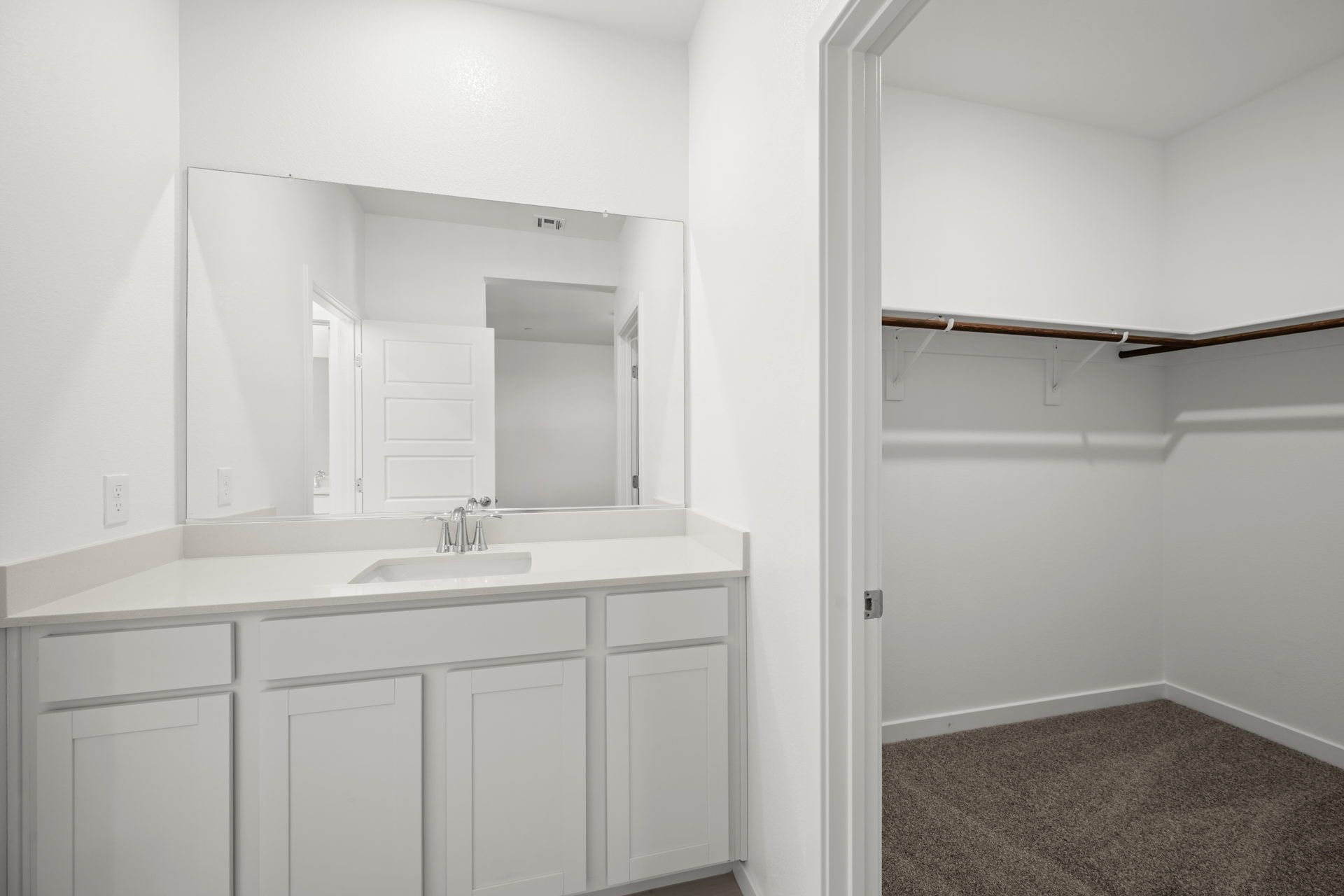 Lennar10910 Lewis Pointe Avenue06