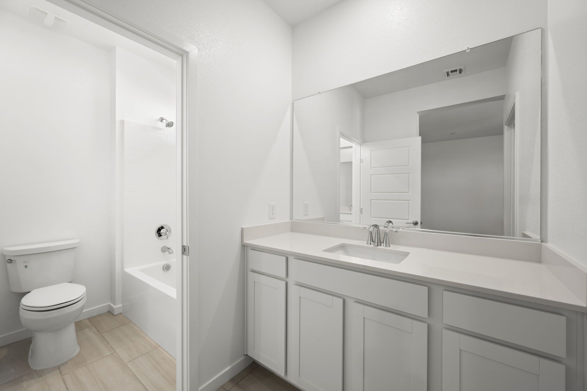 Lennar10910 Lewis Pointe Avenue07