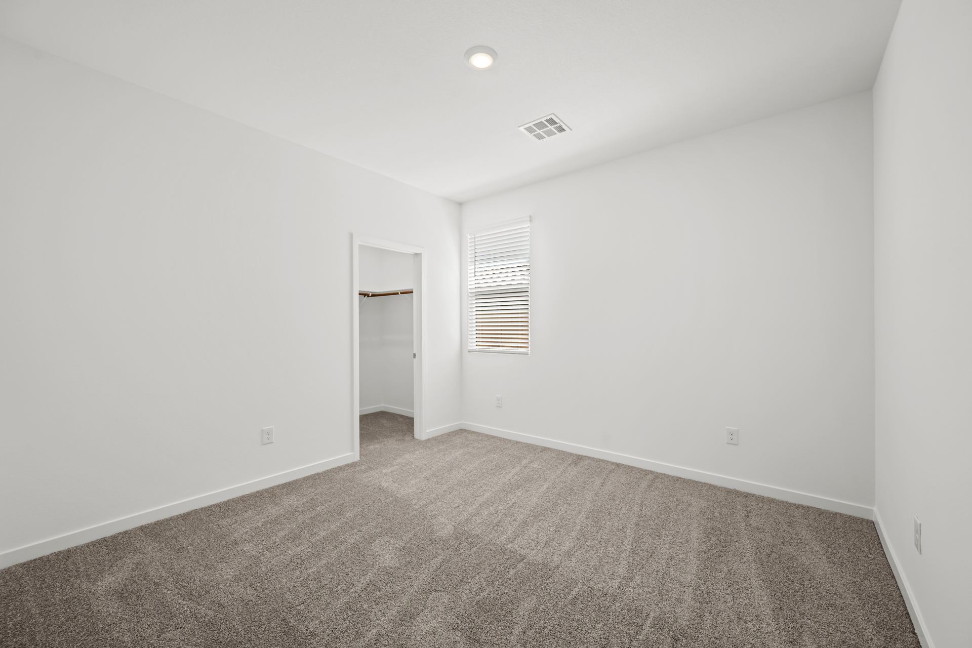 Lennar10910 Lewis Pointe Avenue08