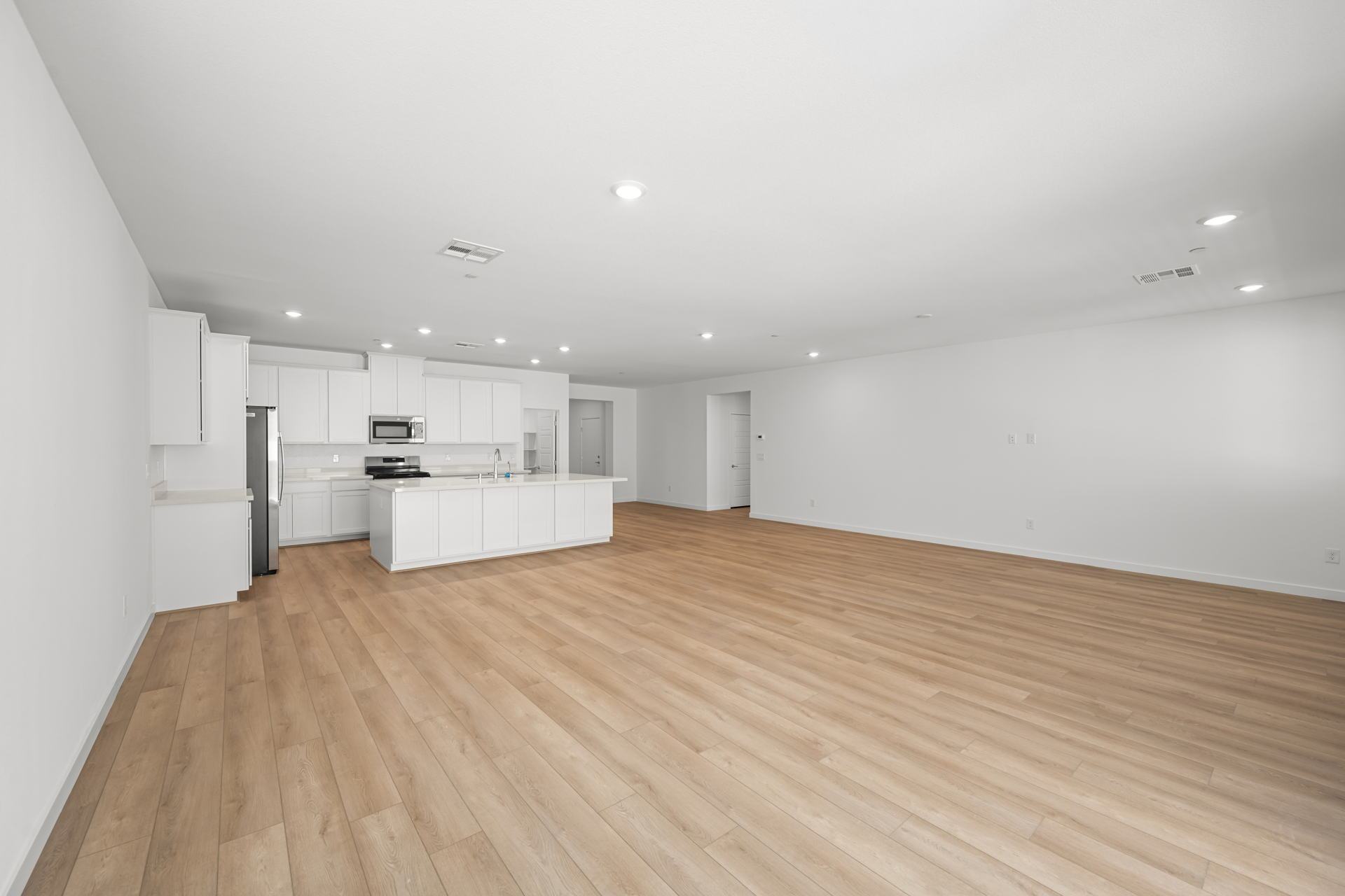 Lennar10910 Lewis Pointe Avenue15