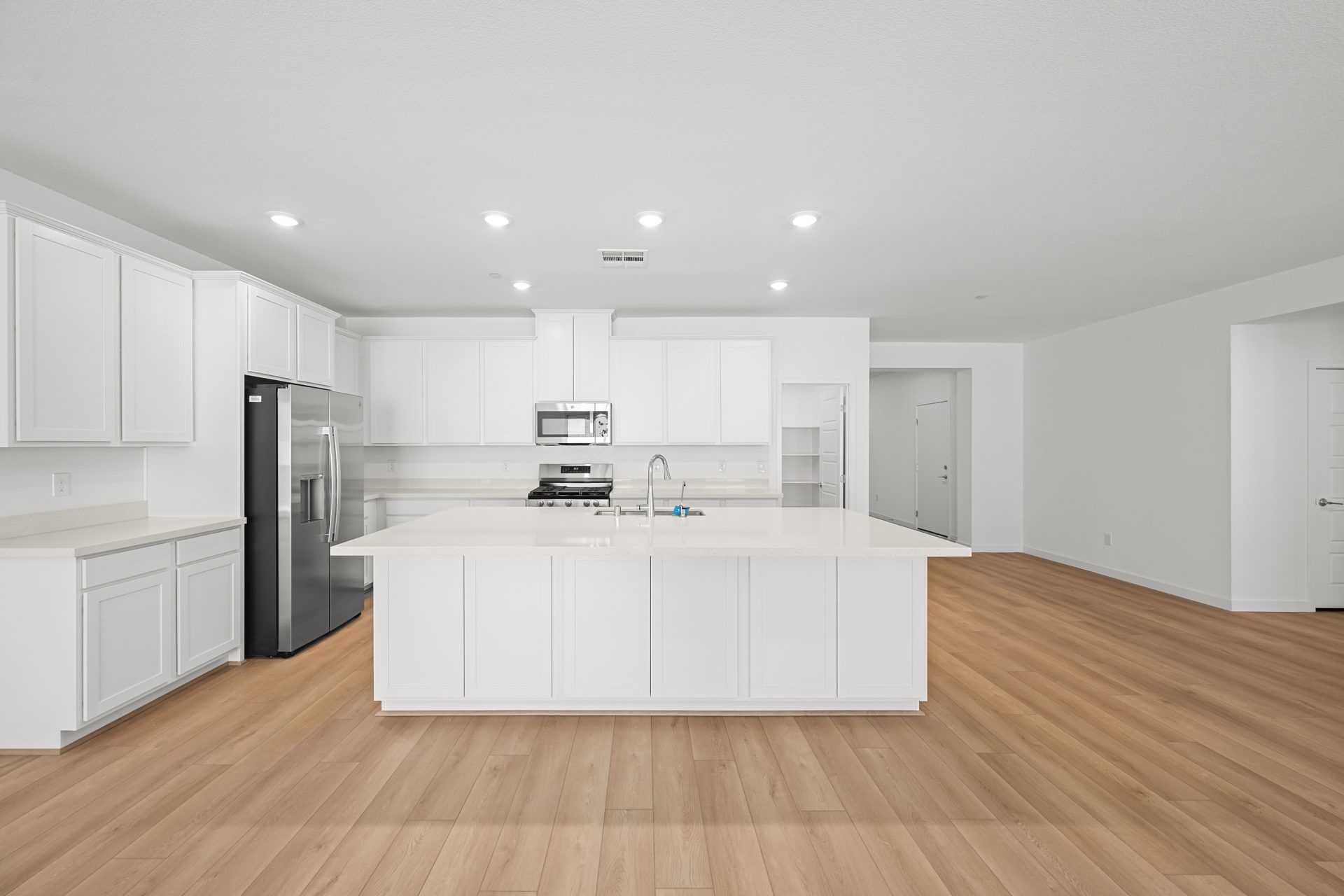 Lennar10910 Lewis Pointe Avenue16