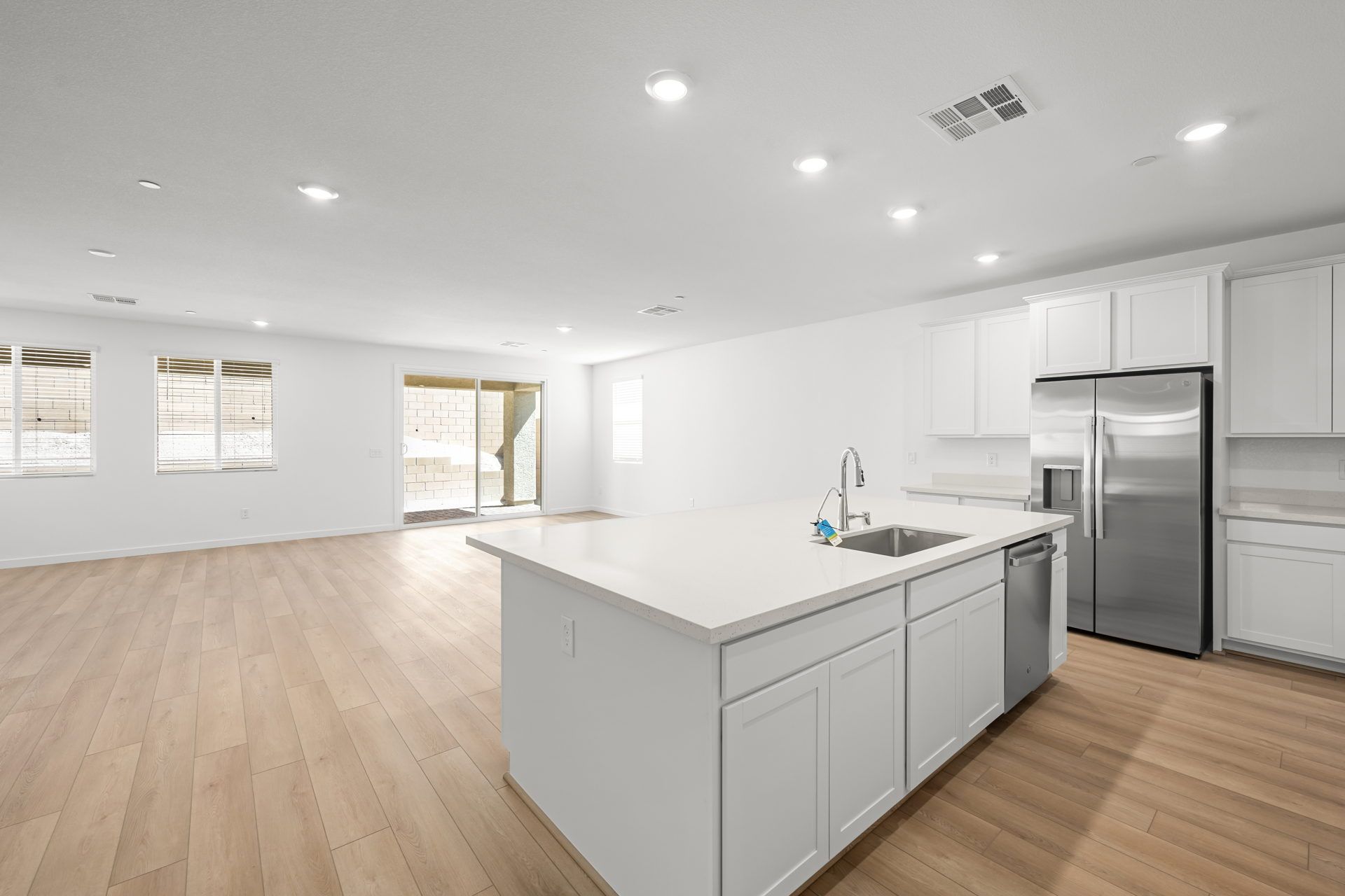 Lennar10910 Lewis Pointe Avenue19