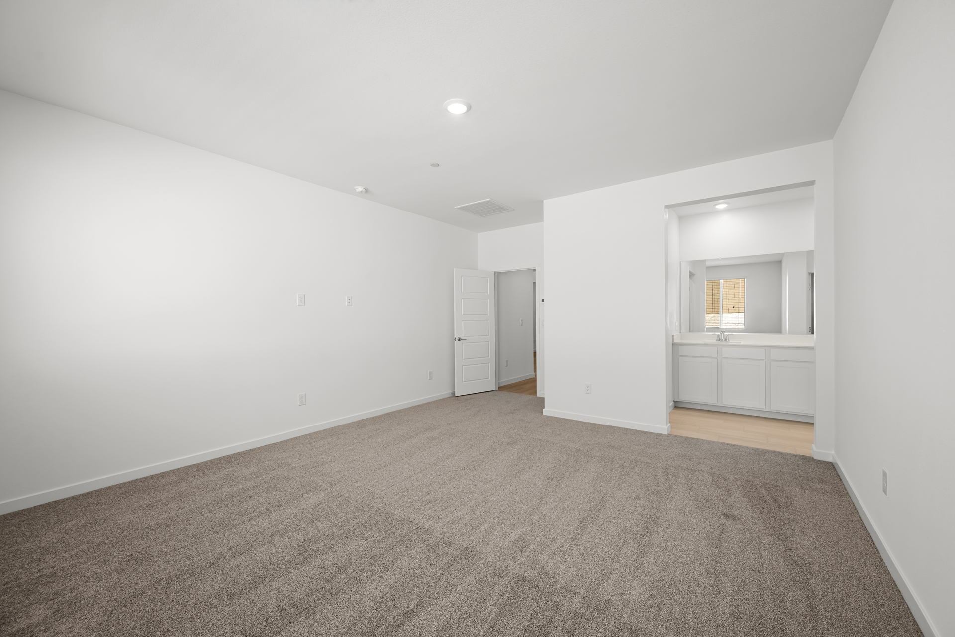 Lennar10910 Lewis Pointe Avenue23