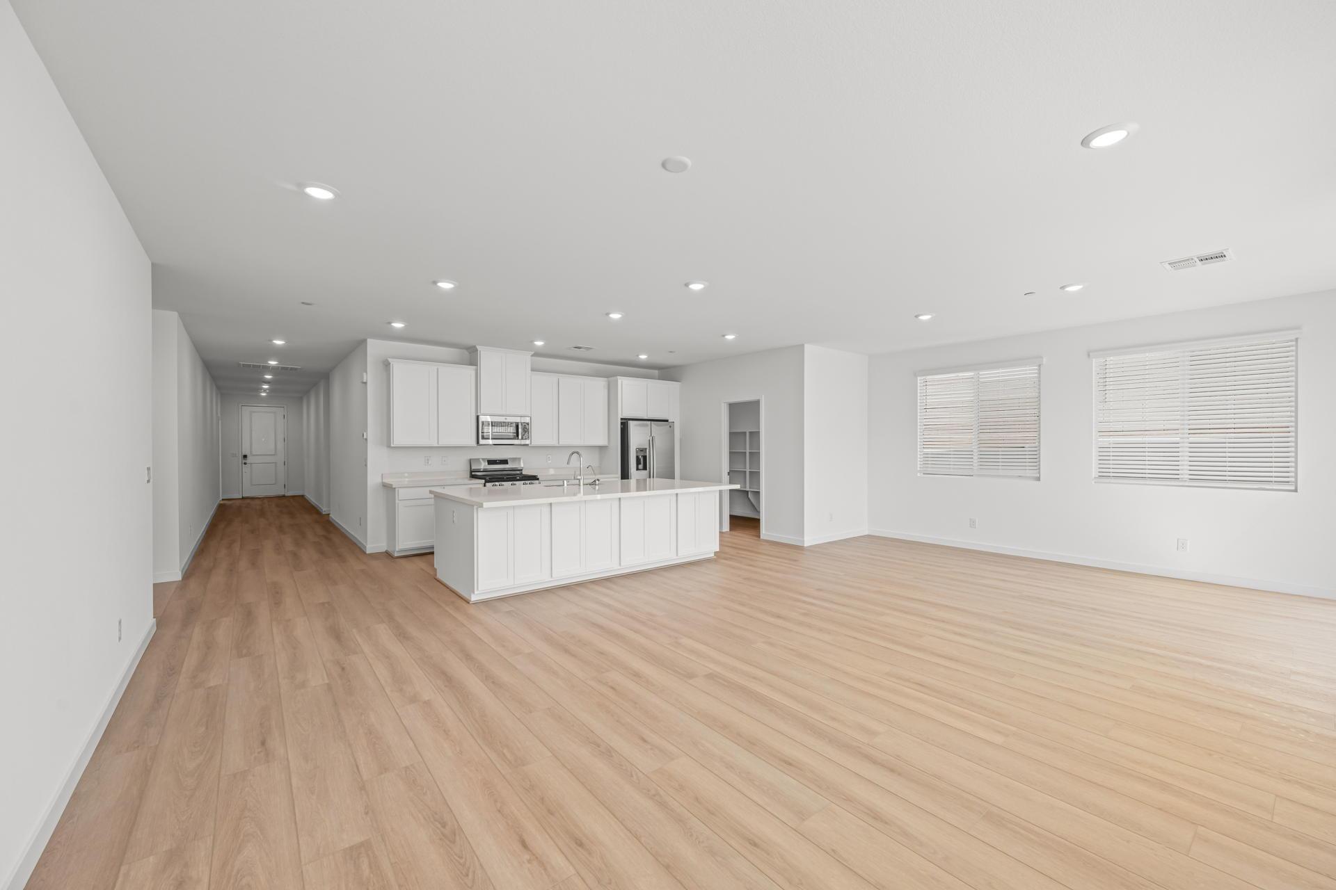 Lennar1409 Bianca Falls Drive03