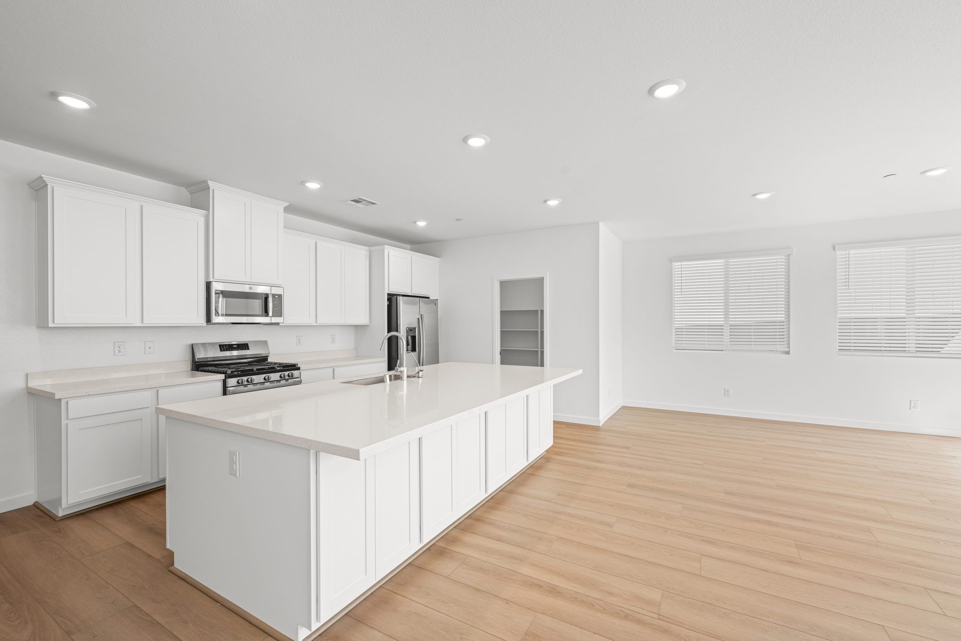 Lennar1409 Bianca Falls Drive07