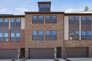 1236 Crested Wood Drive (Thurmont Front Load Garage)