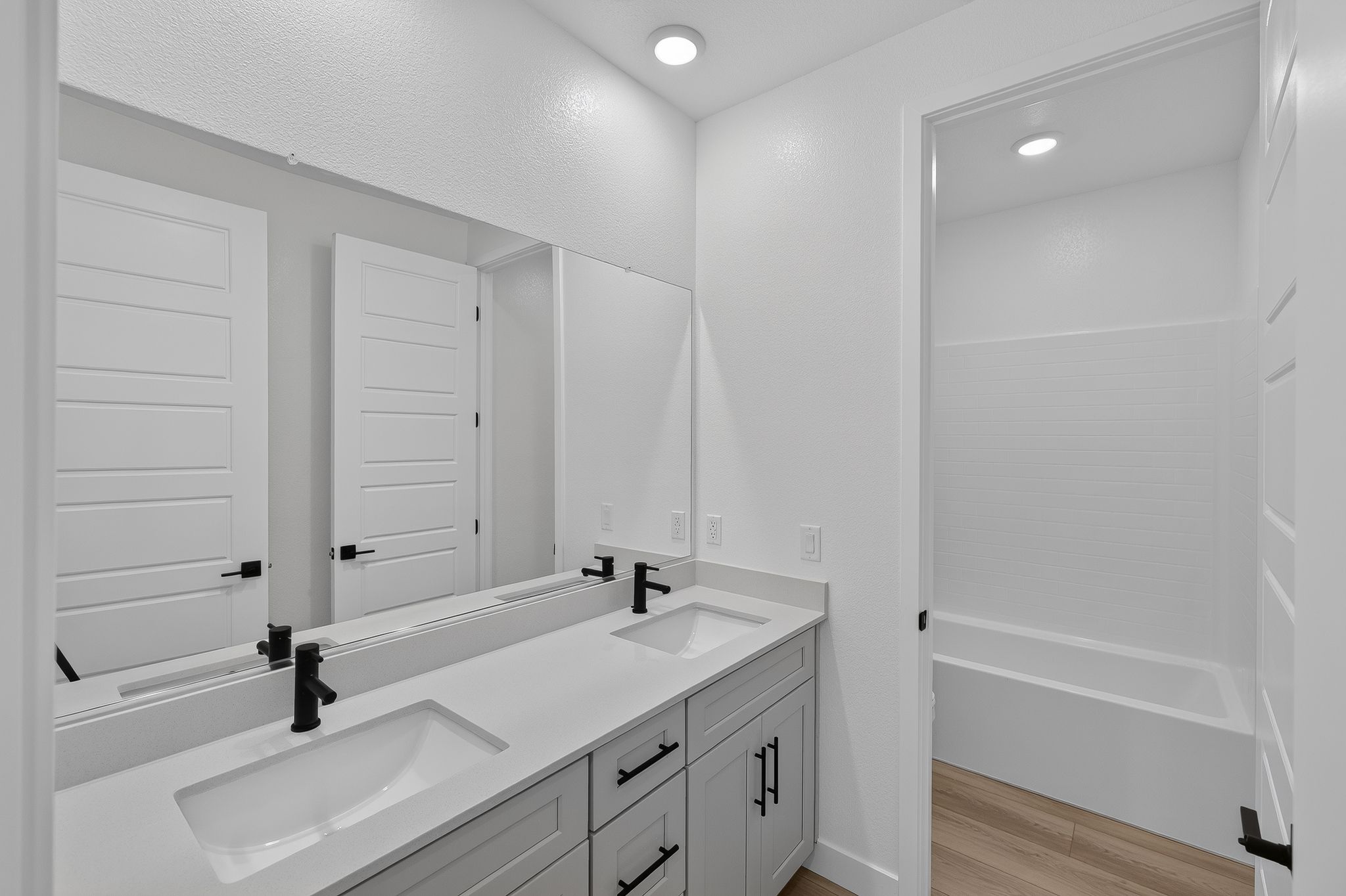 21 664 S Cecita Wy Edit