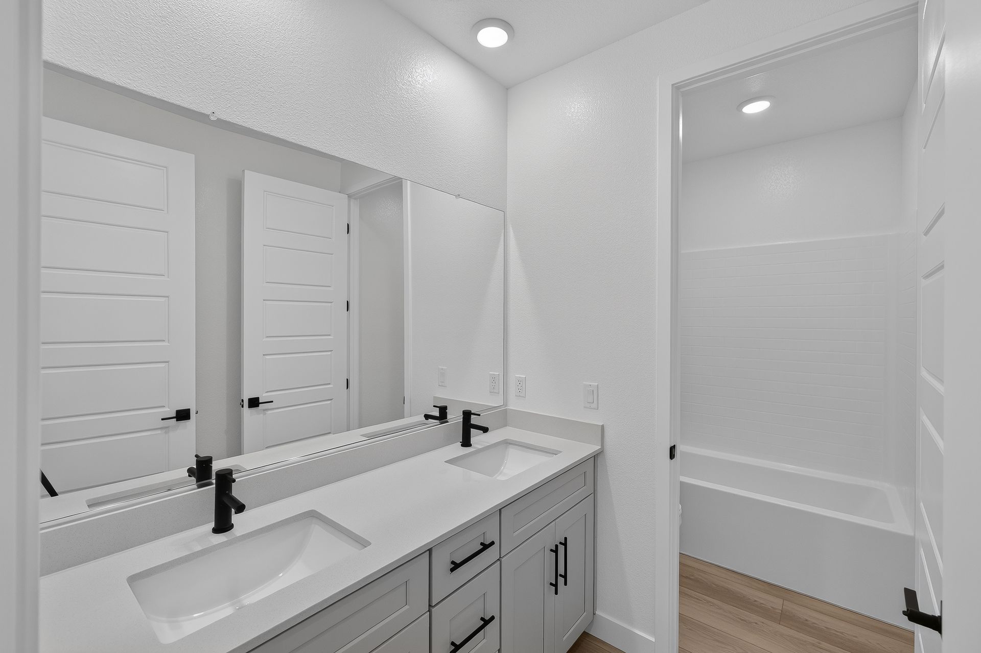 21 664 S Cecita Wy Edit