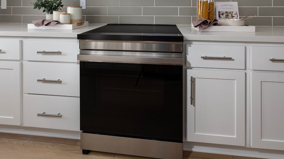 Parks Meadowood Res1 EI Kitchen Range