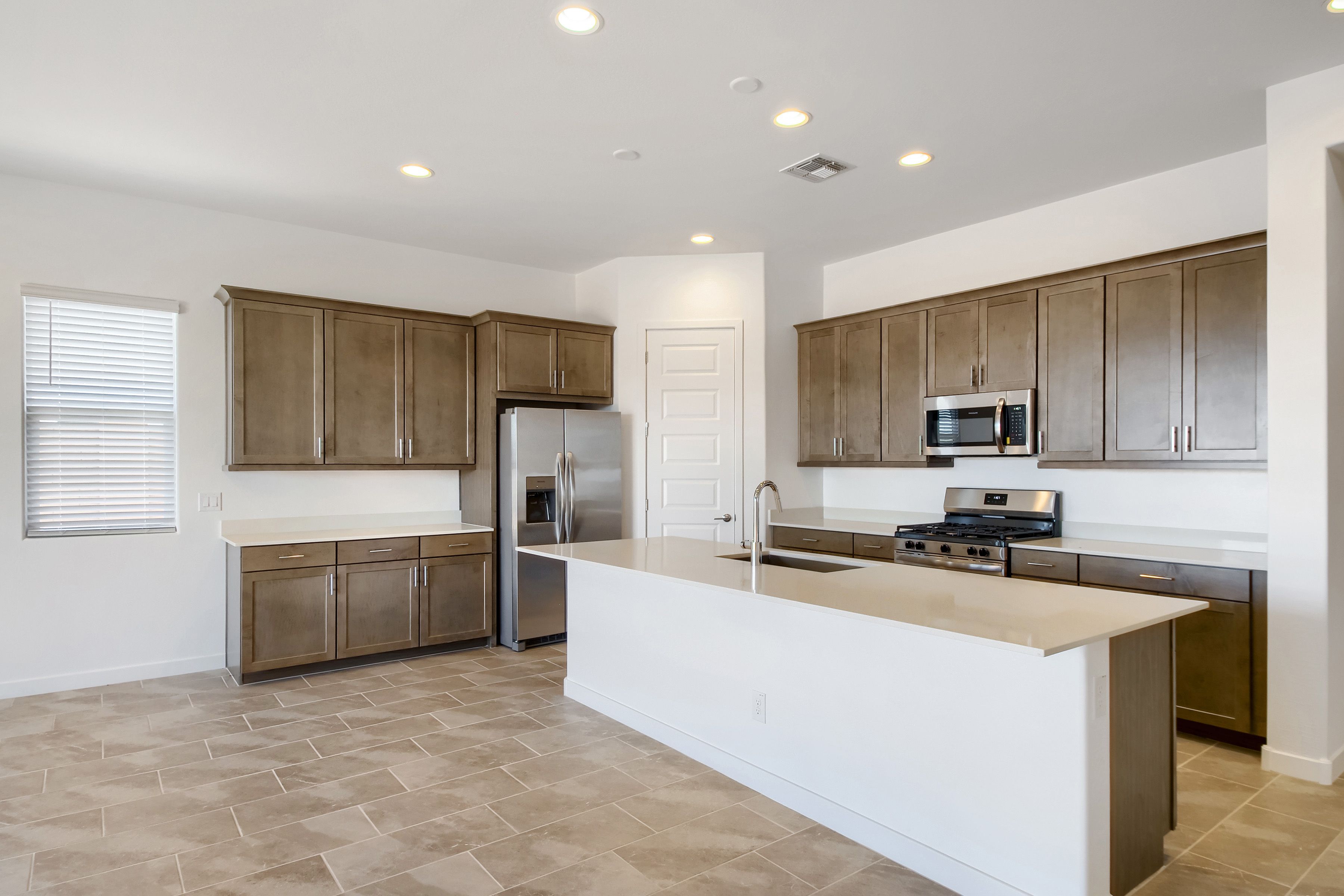 25481 N 167th Ln   Print Quality   005   05 Kitchen