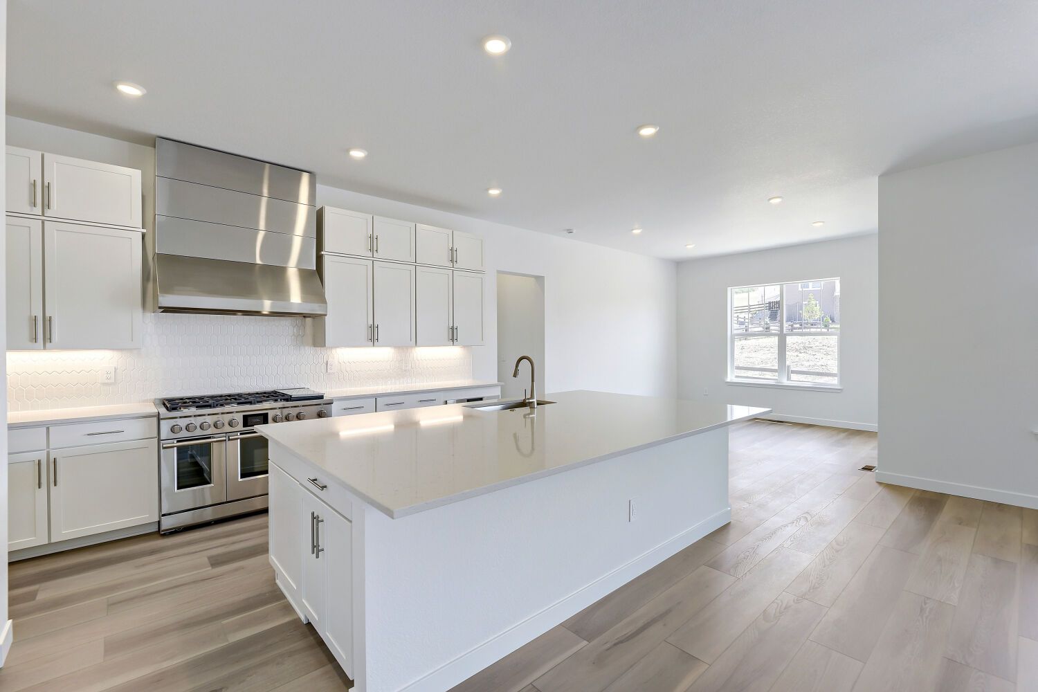 4200 Buttongrass Trl   Web Quality   003   03 Kitchen