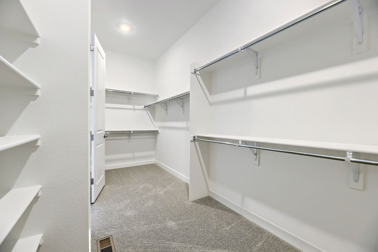 4200 Buttongrass Trl   Web Quality   009   09 Primary Bedroom Closet