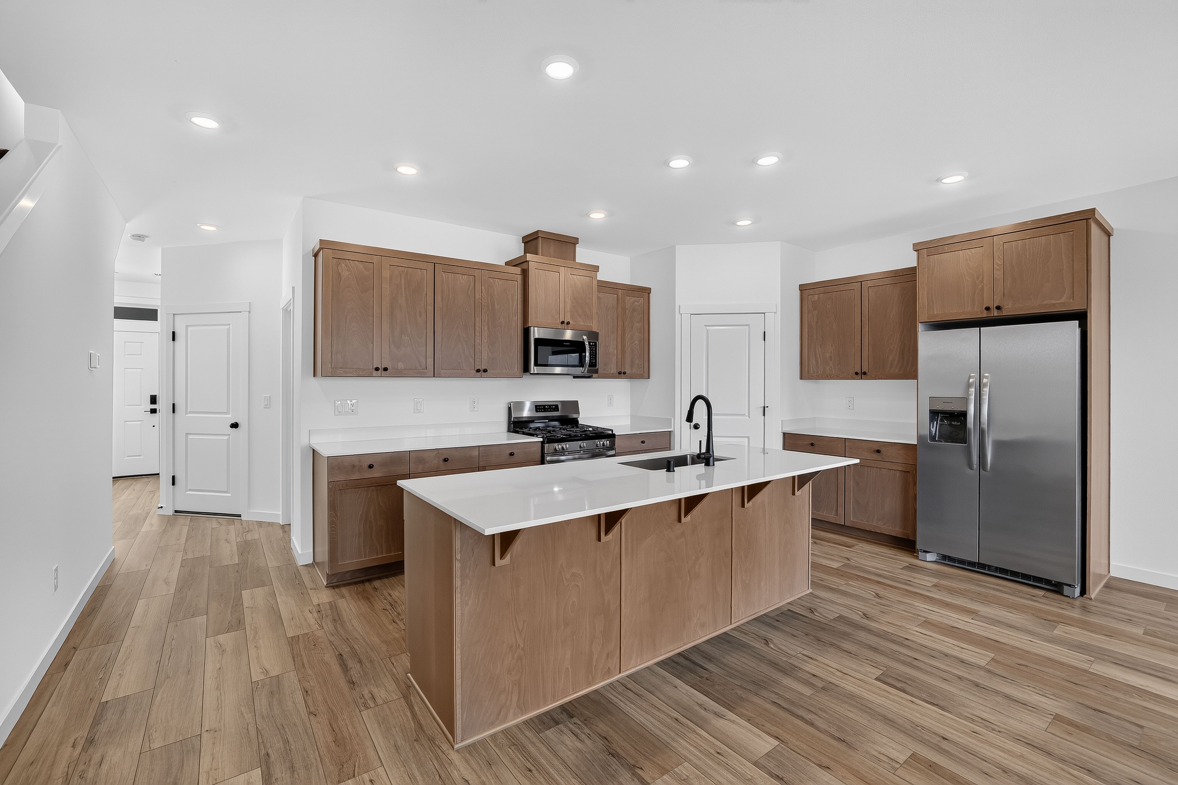 Alderand Ash Charlotte 16