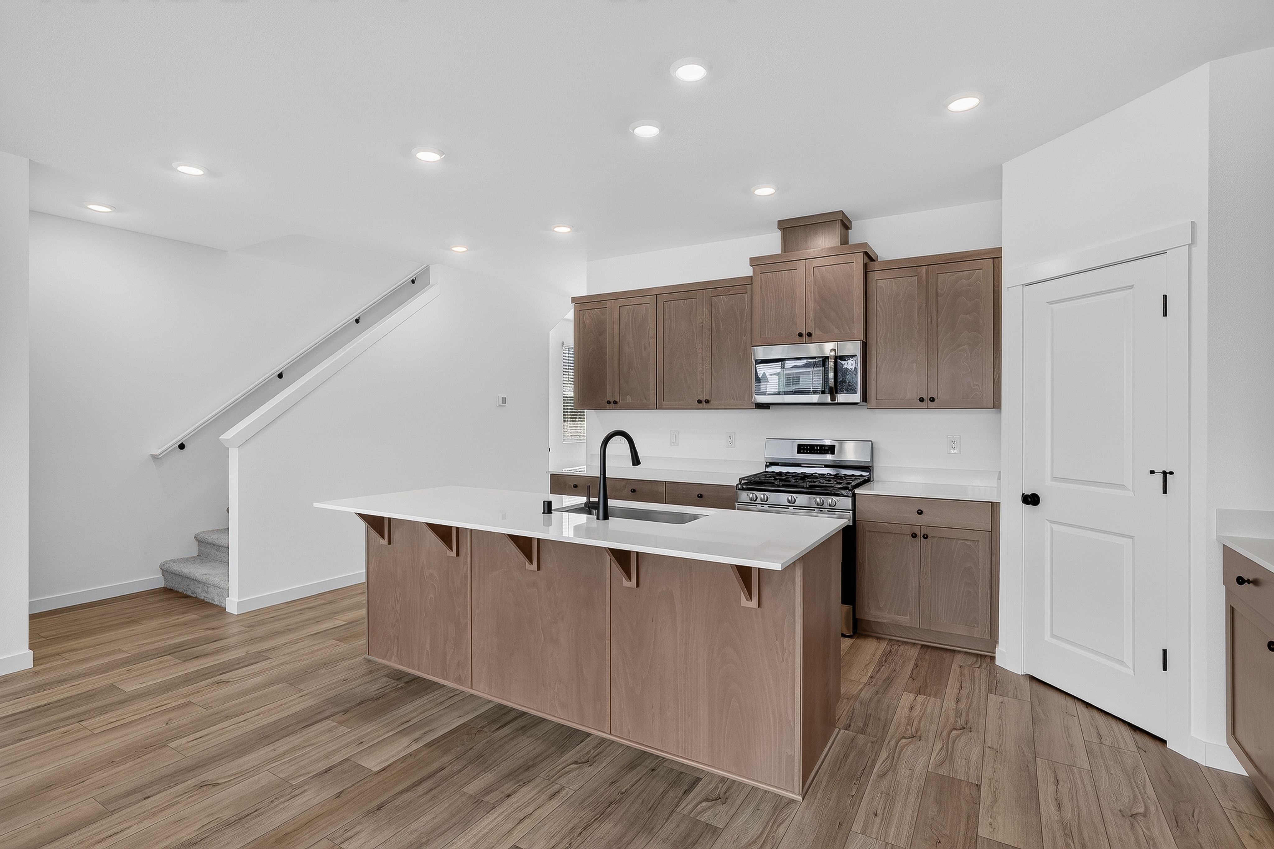 Alderand Ash Charlotte 12