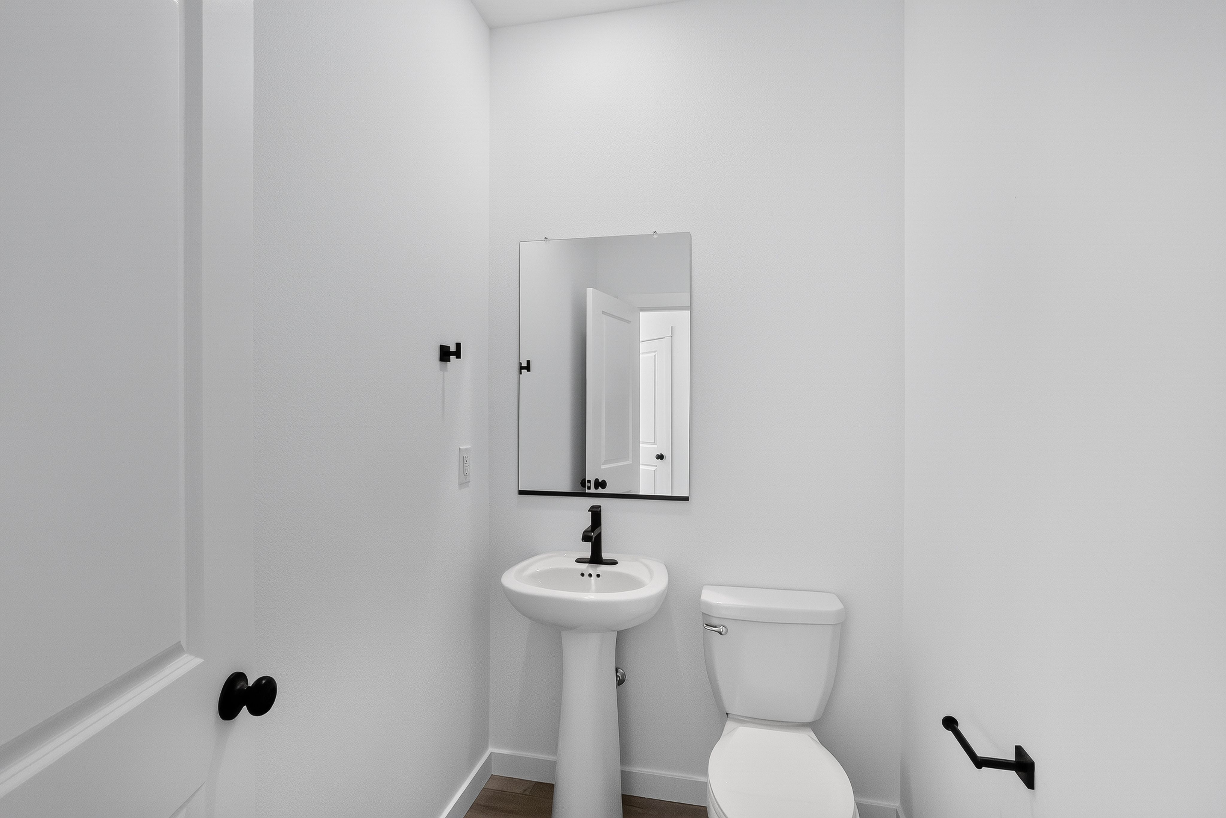 Alderand Ash Charlotte 24