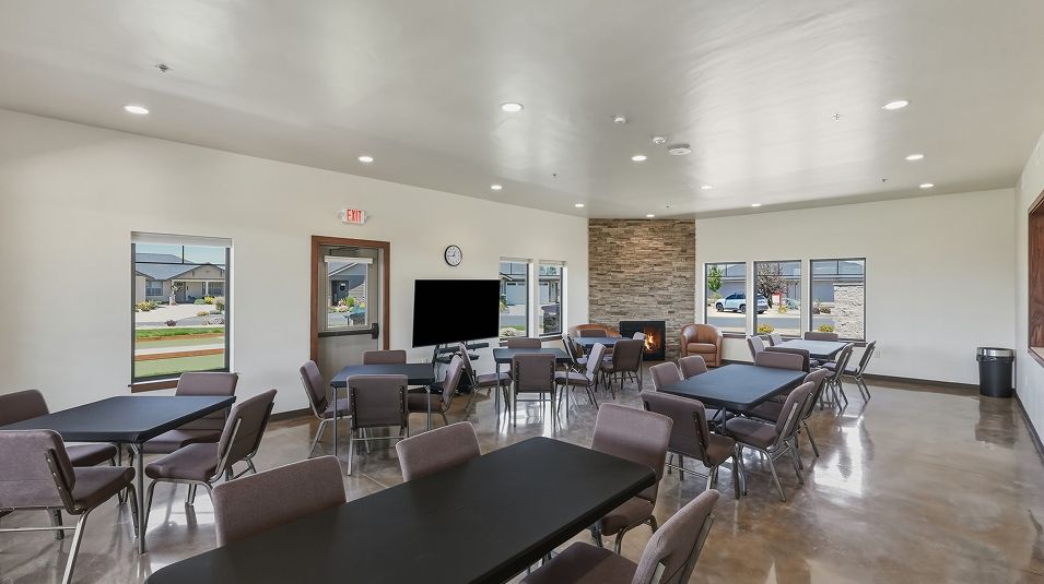 Dry Canyon Amenity Clubhouse Lounge 1of2