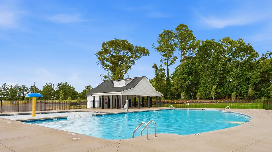 Cleveland Meadows Amenity Pool 2of3