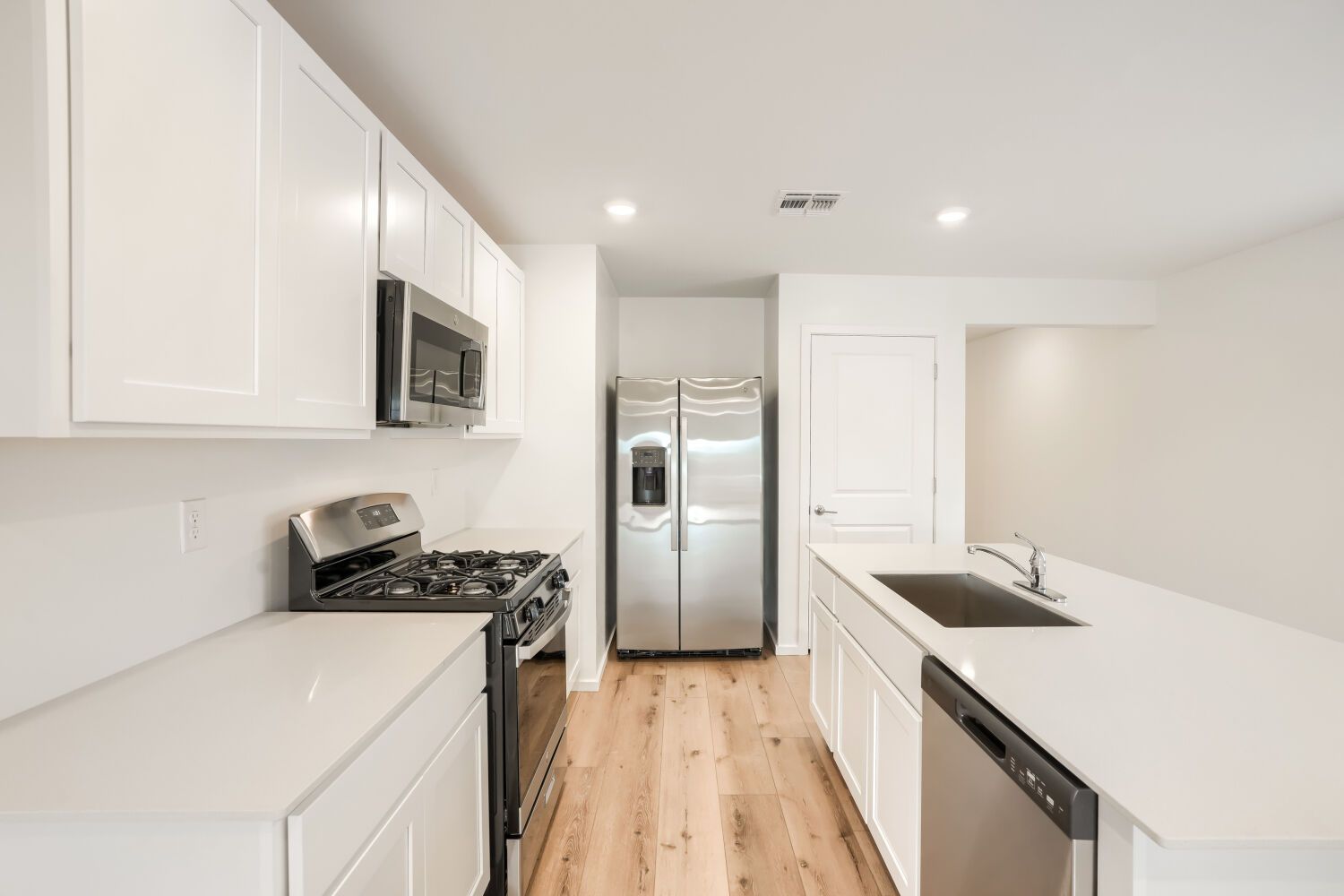 11465 W Red Admiral St   Web Quality   005   05 Kitchen