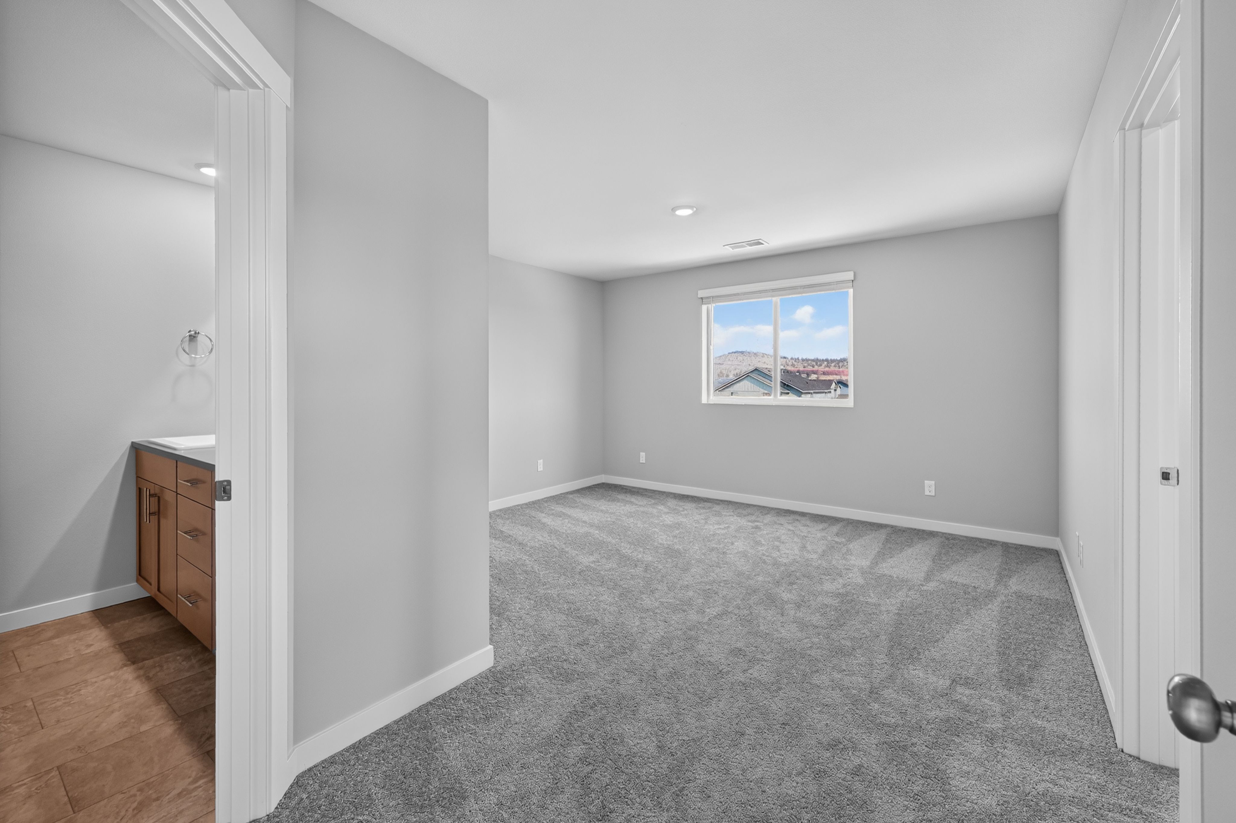 121 West Brookings 12