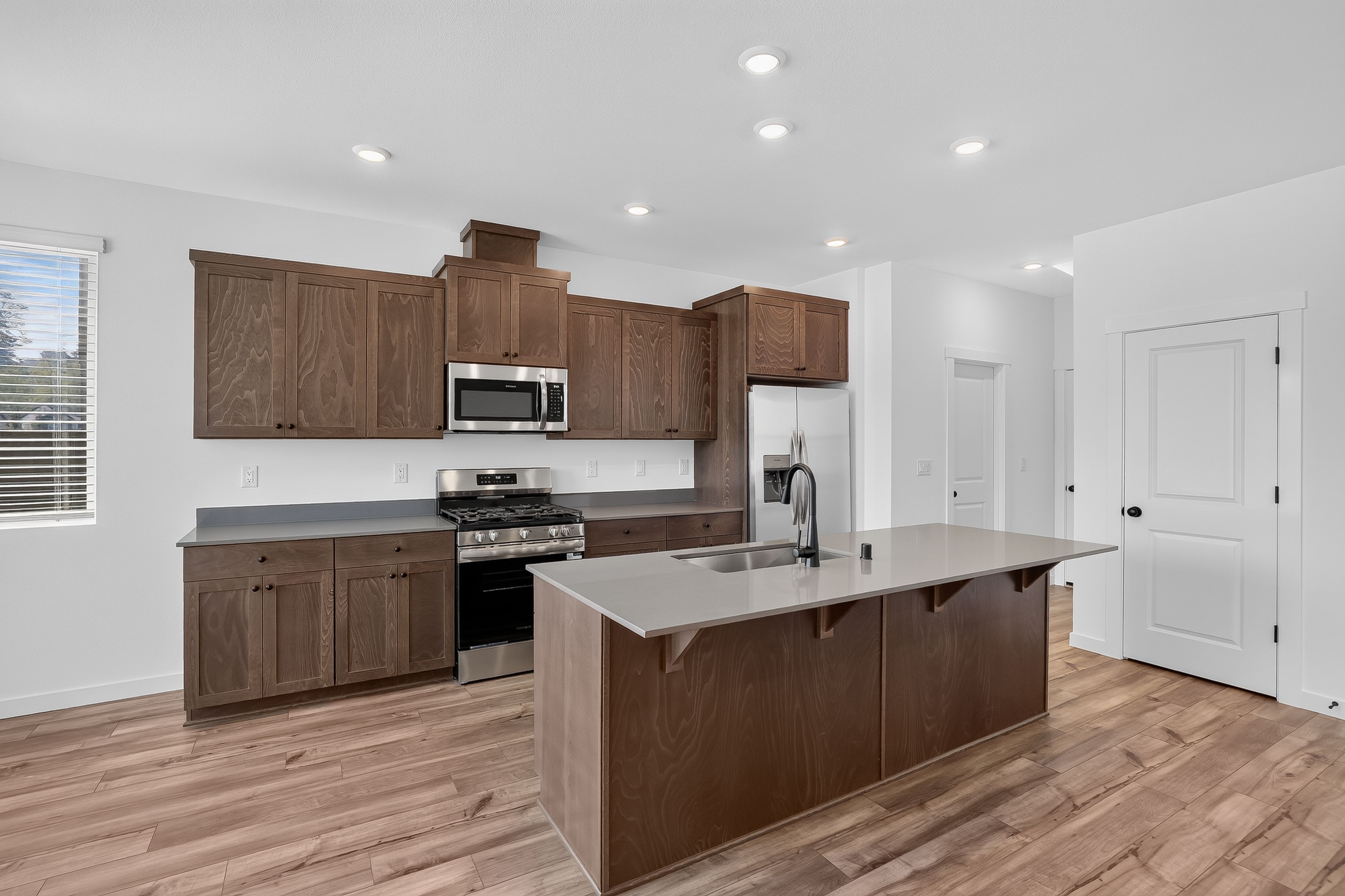 Alder And Ash Aubrey 11