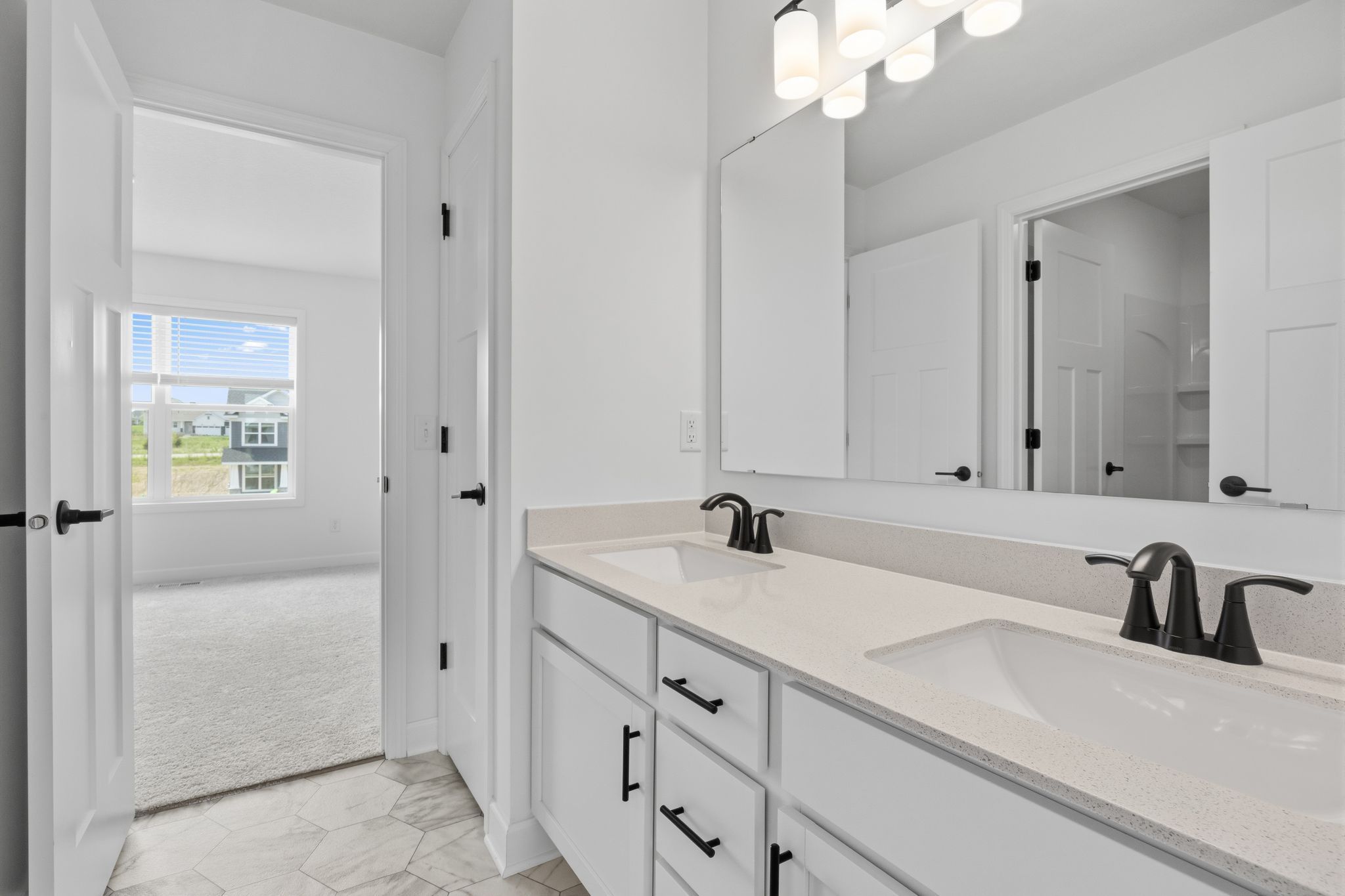 3 Amelia Meadows Mc Kinley QMI H S1113 Bathroom 2of2 F2